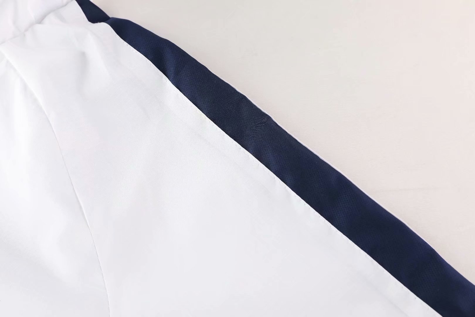 20-21 PSG White with Nike Logo Windbreaker Jacket Thai Quality - leoleo123123