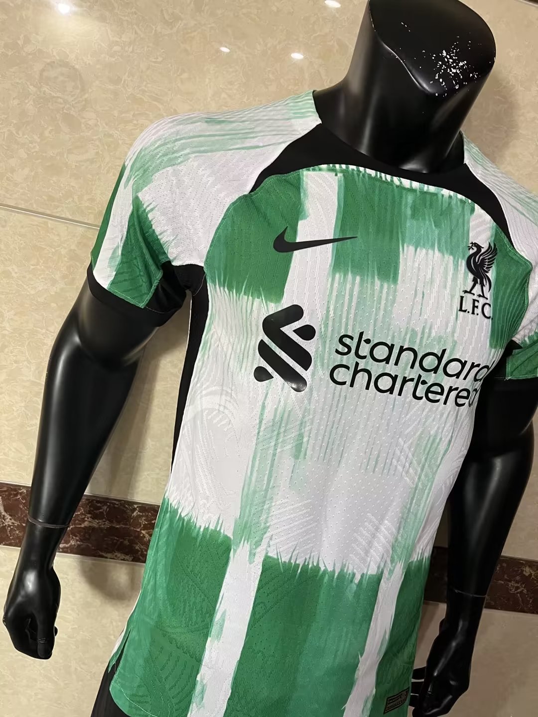 23/24 Liverpool Green With White Jersey Player Version 1:1 Quality - leoleo123123