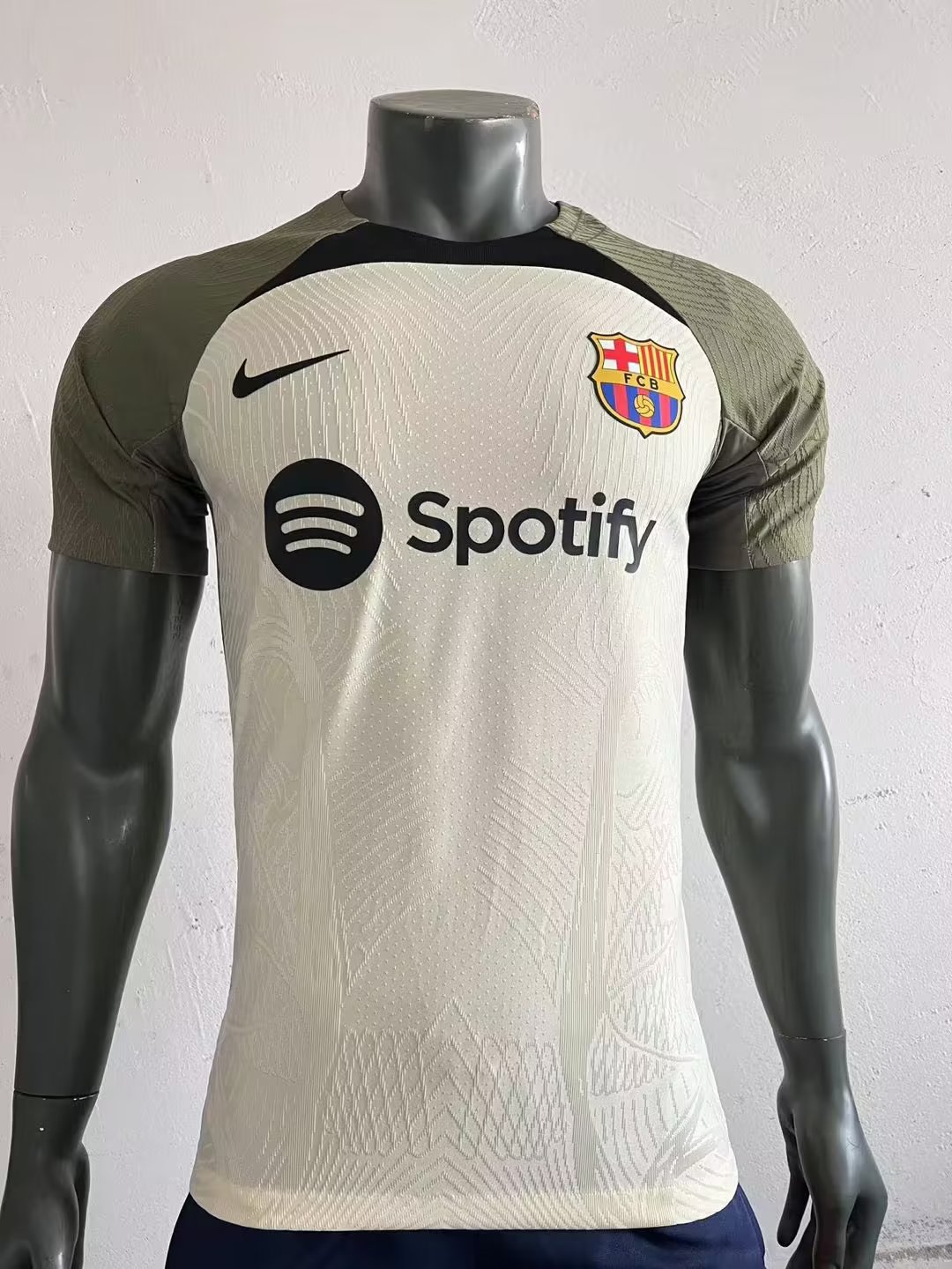 23/24 BarcelonaTraining Jersey Player Version 1:1 Quality - leoleo123123