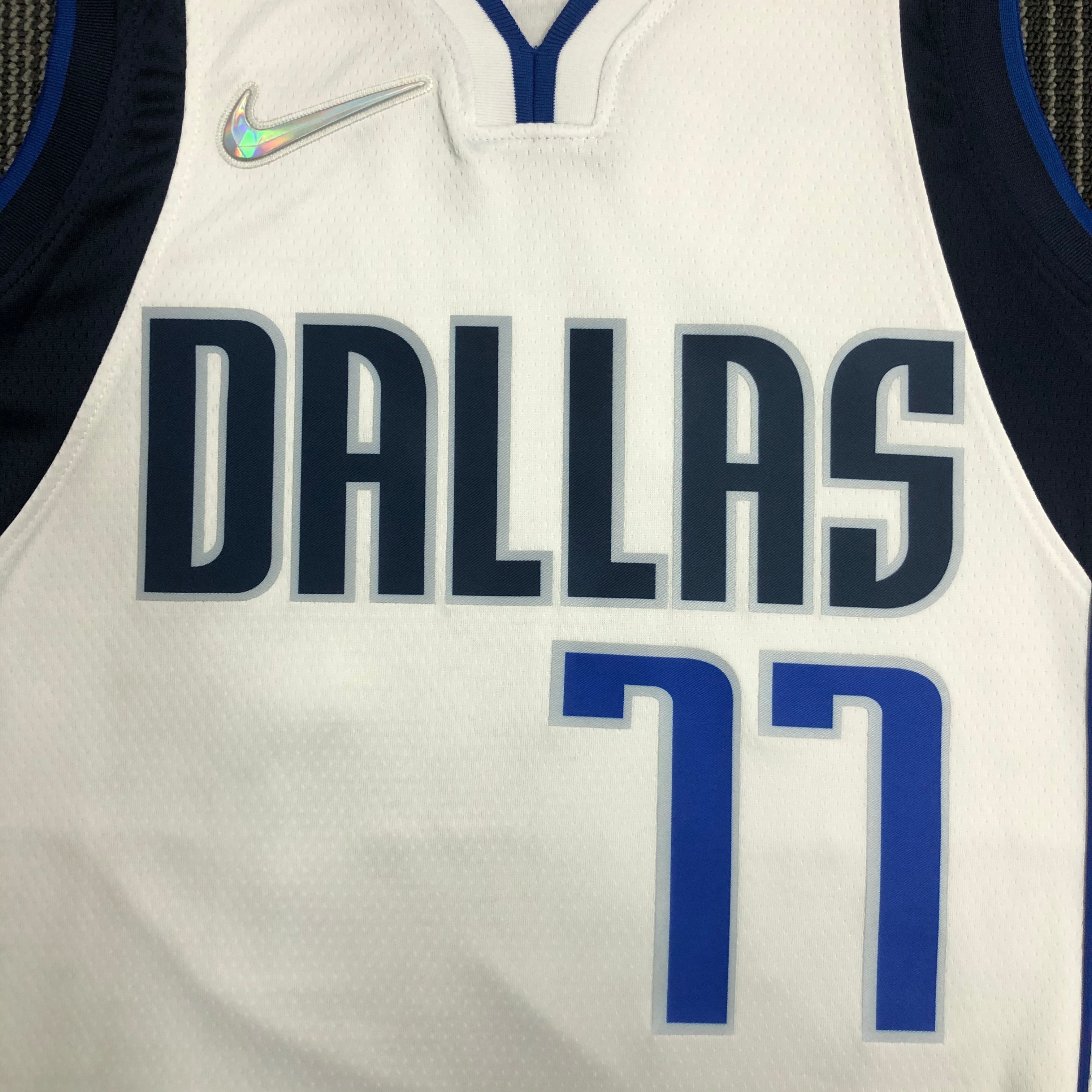 NBA Men 75th Anniversary Dallas Mavericks White #77 DONCIC Jersey High Quality Name and Number Print - leoleo123123