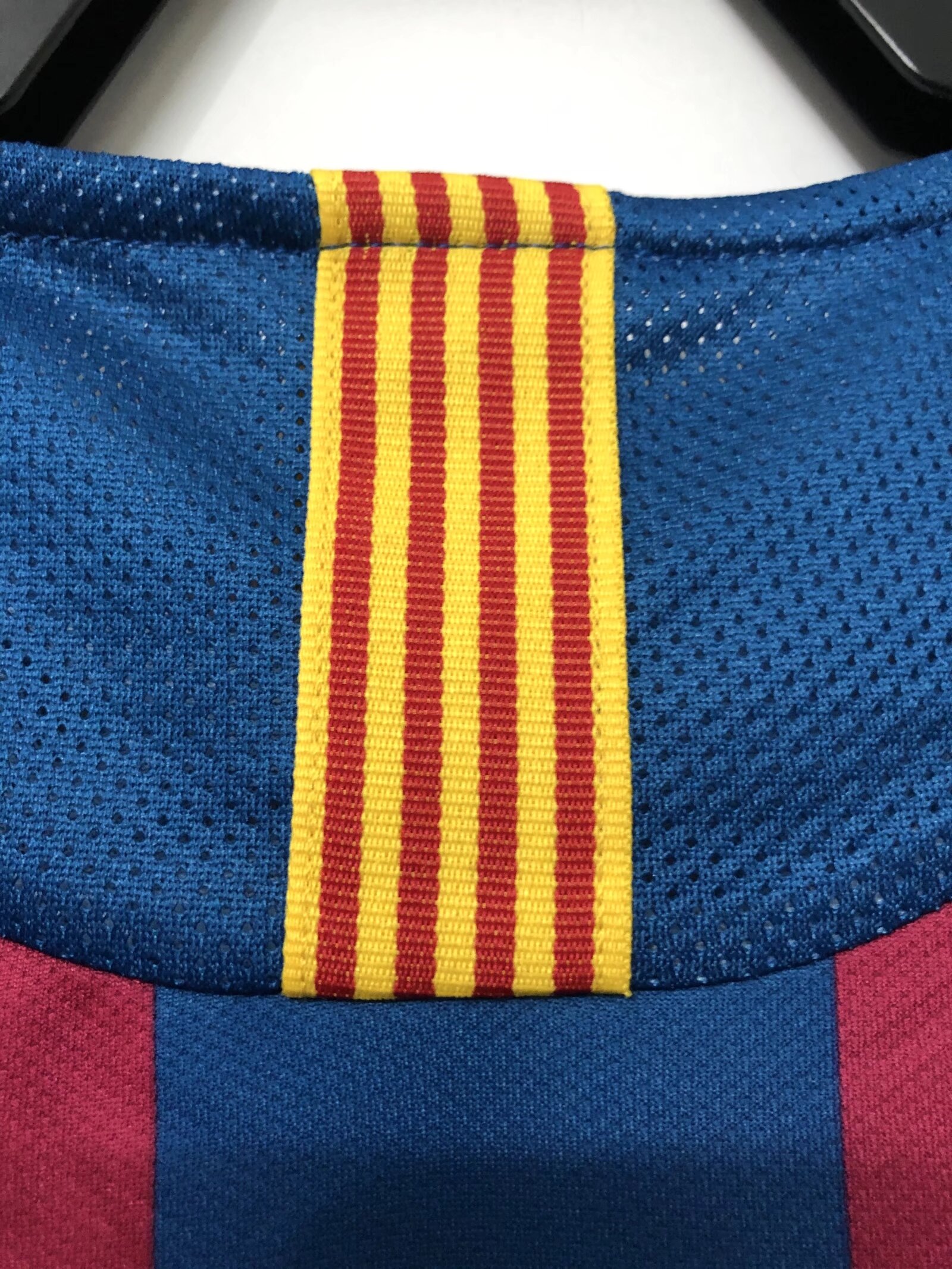 05/06 Barcelona Home Retro Jersey Liga Version Long Sleeve - leoleo123123