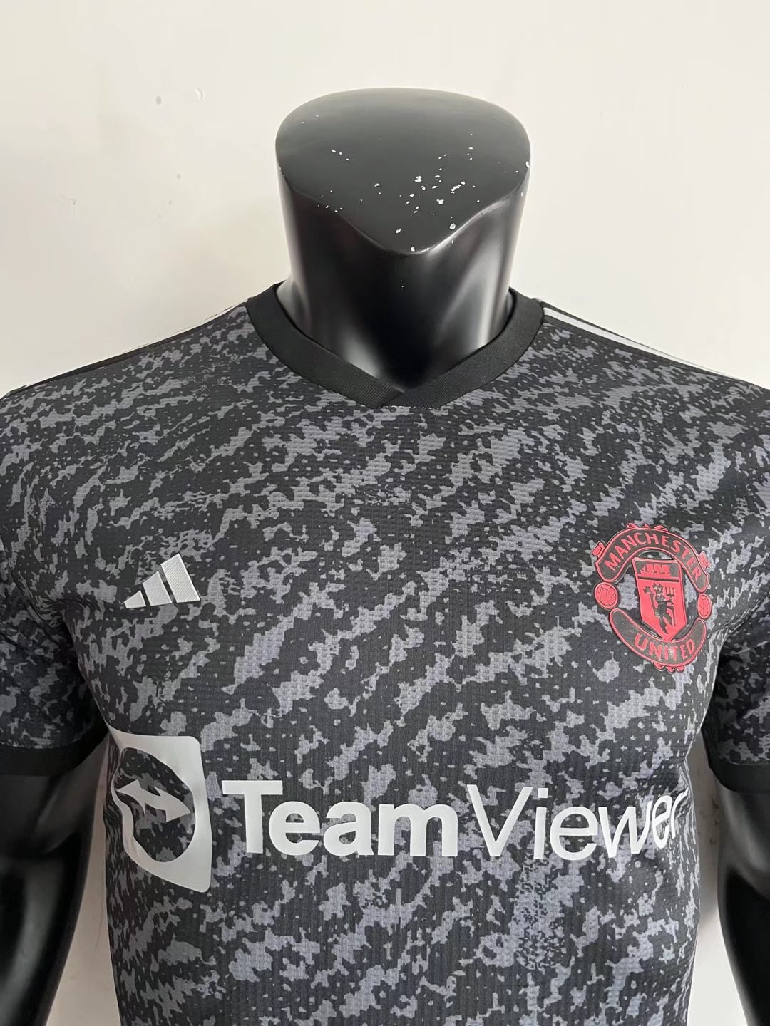 22/23 Man United Training Black Jersey Player Version - leoleo123123