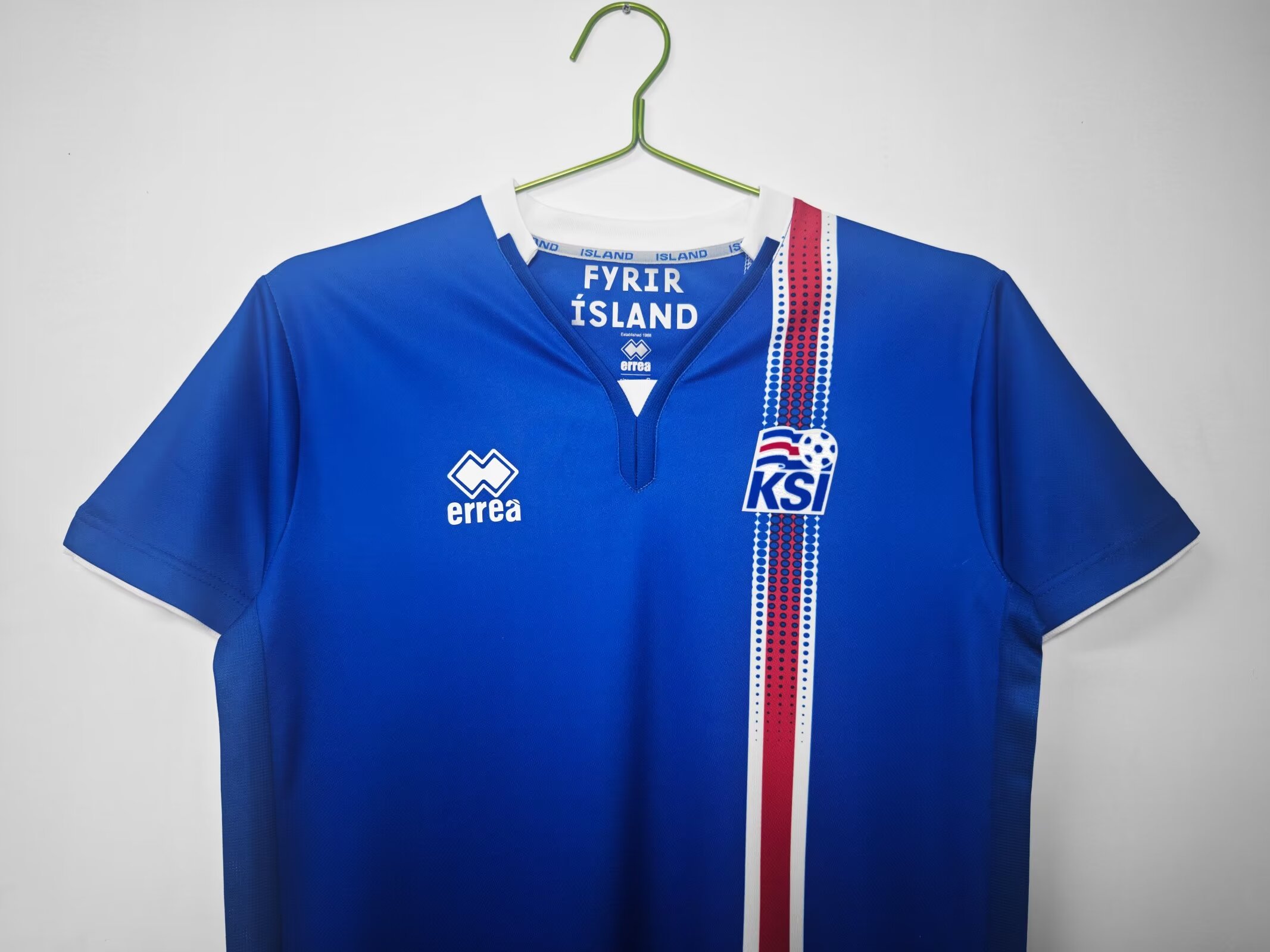 16/17 Iceland Home Retro Jersey - leoleo123123
