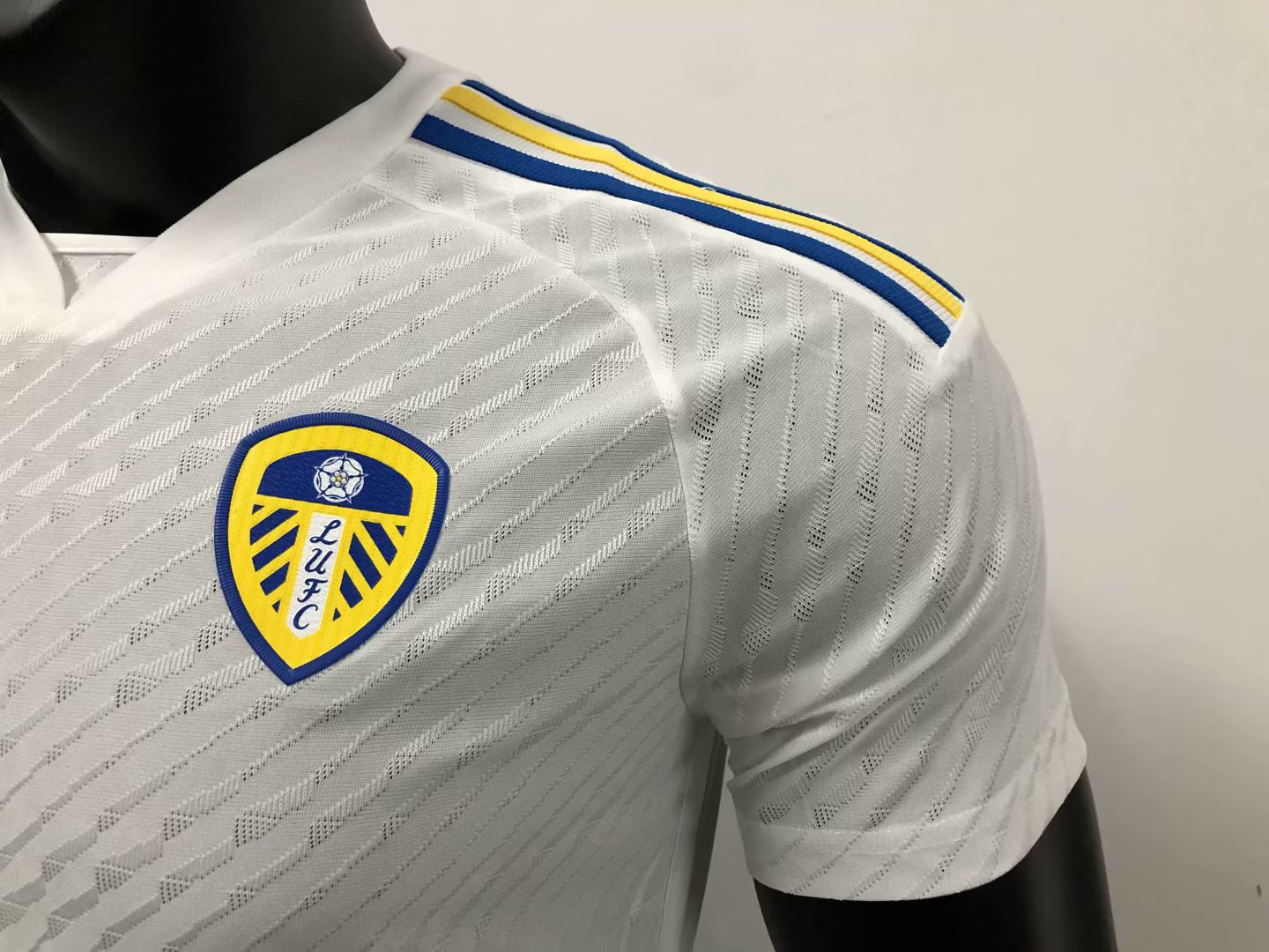 23/24 Leeds United F.C Home Jersey Player Version Thai Quality - leoleo123123