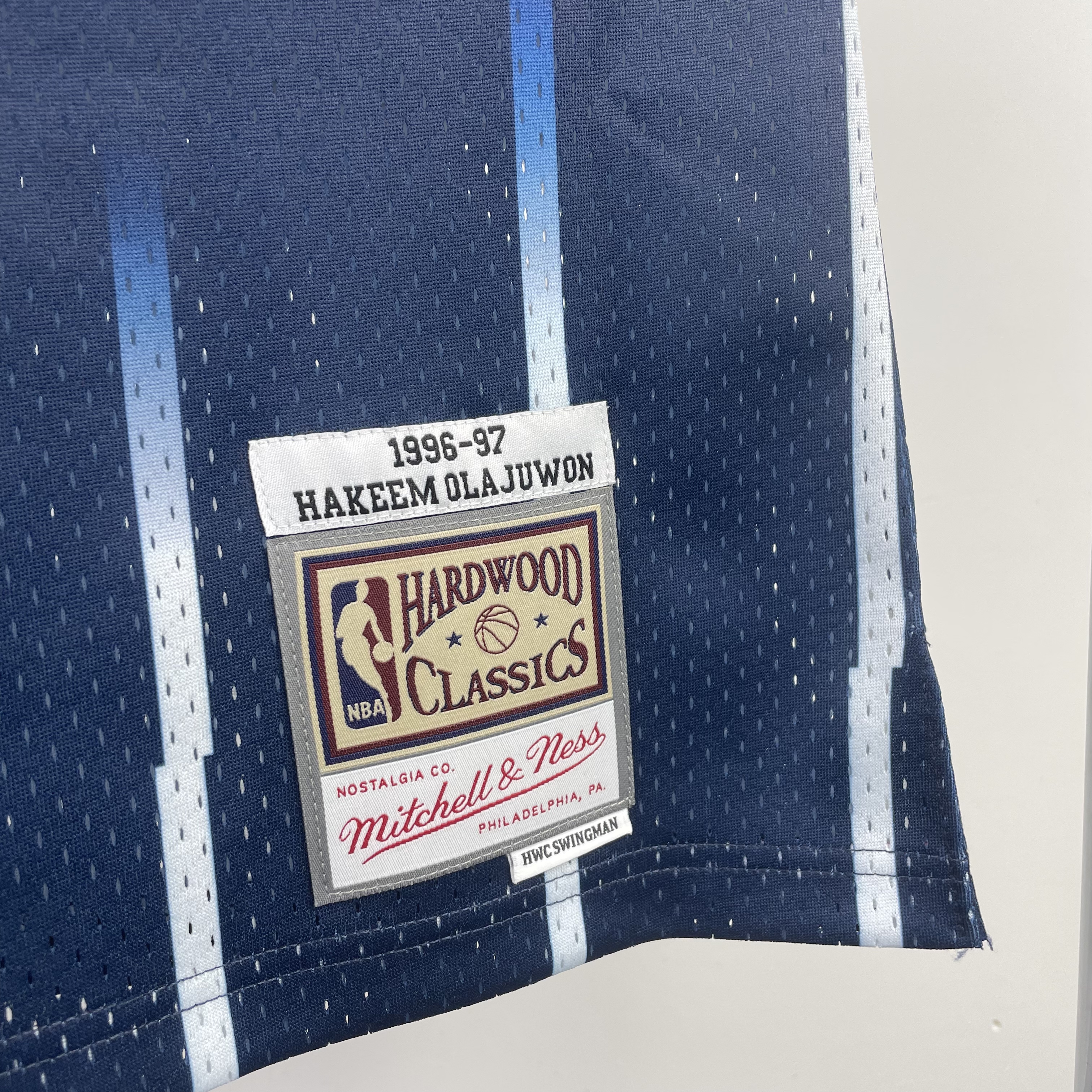 NBA Men 96-97 Houston Rockets Navy Blue #34 OLAJUWON Classics Swingman Jersey - leoleo123123