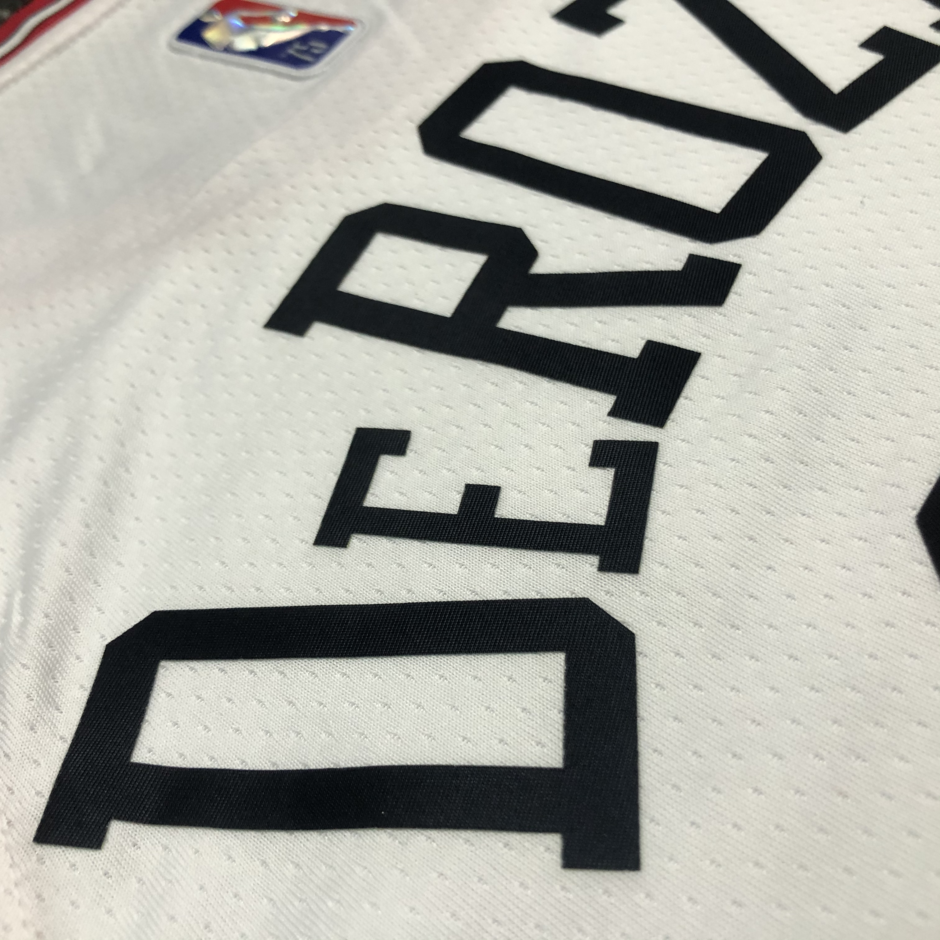 NBA Men 75th Anniversary Chicago Bulls White #11 DEROZAN Jersey High Quality Name and Number Print - leoleo123123