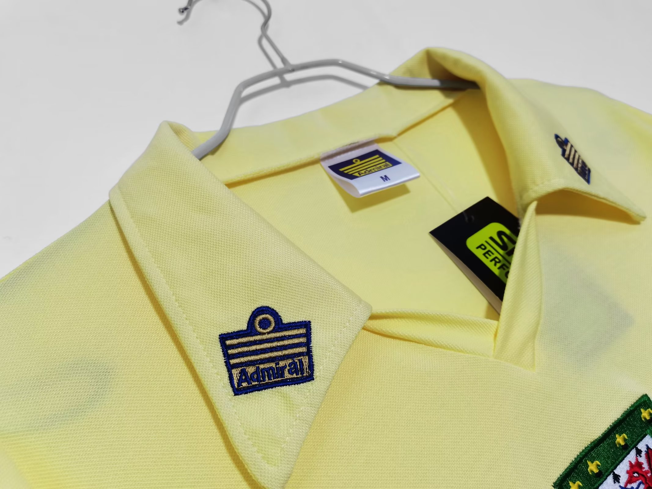 76/79 Welsh Away Retro Jersey Fans Version - leoleo123123