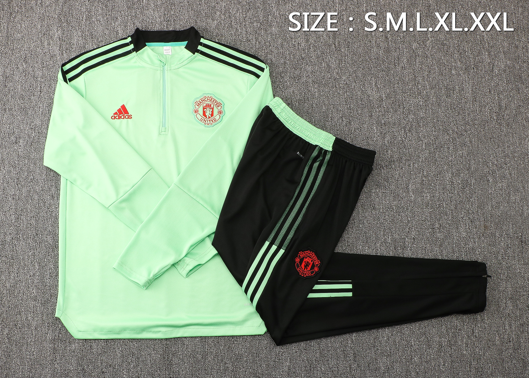 22 Man United Green Sweater with White Lines Tracksuit Thai Quality - leoleo123123