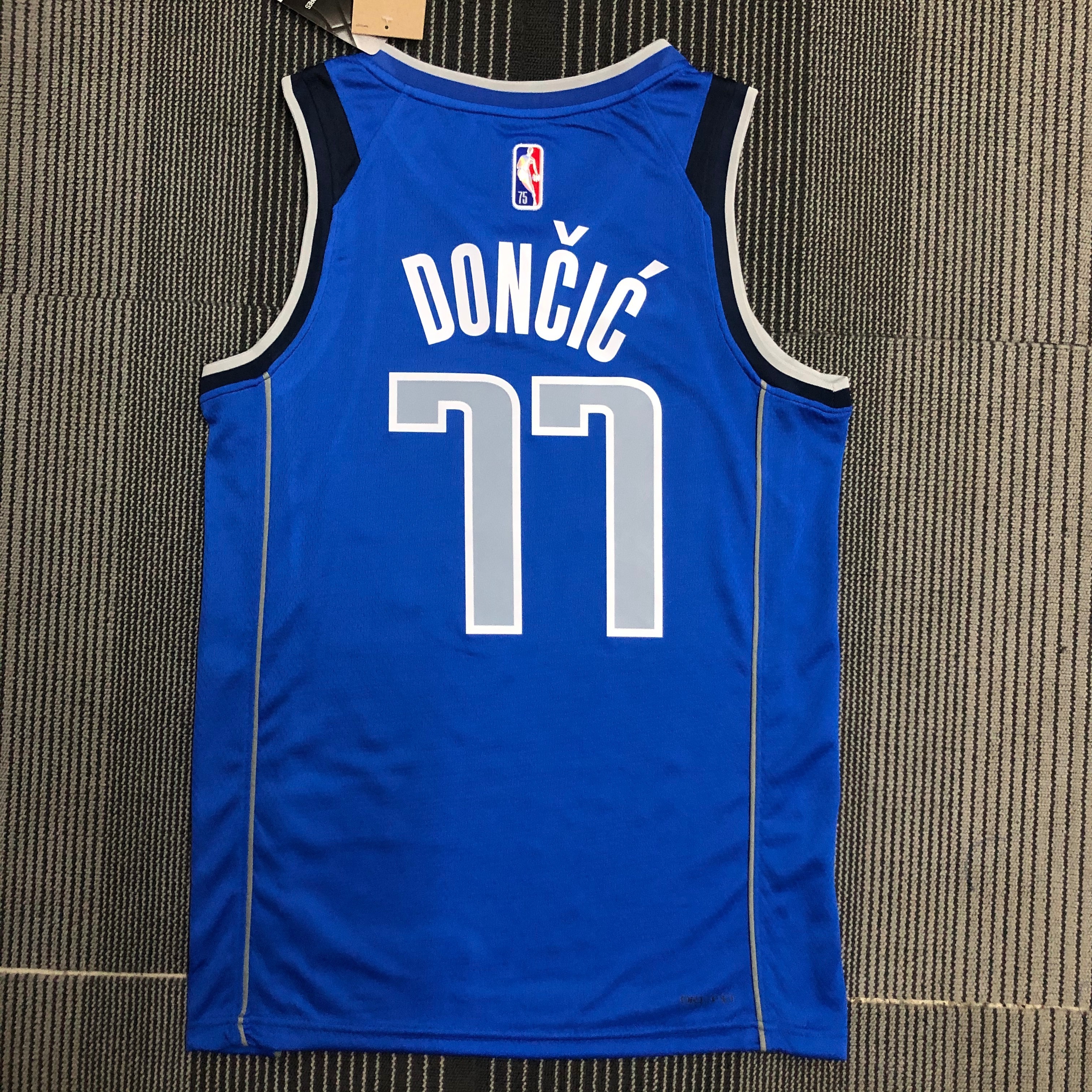 NBA Men 75th Anniversary Dallas Mavericks Blue #77 DONCIC Jersey High Quality Name and Number Print - leoleo123123