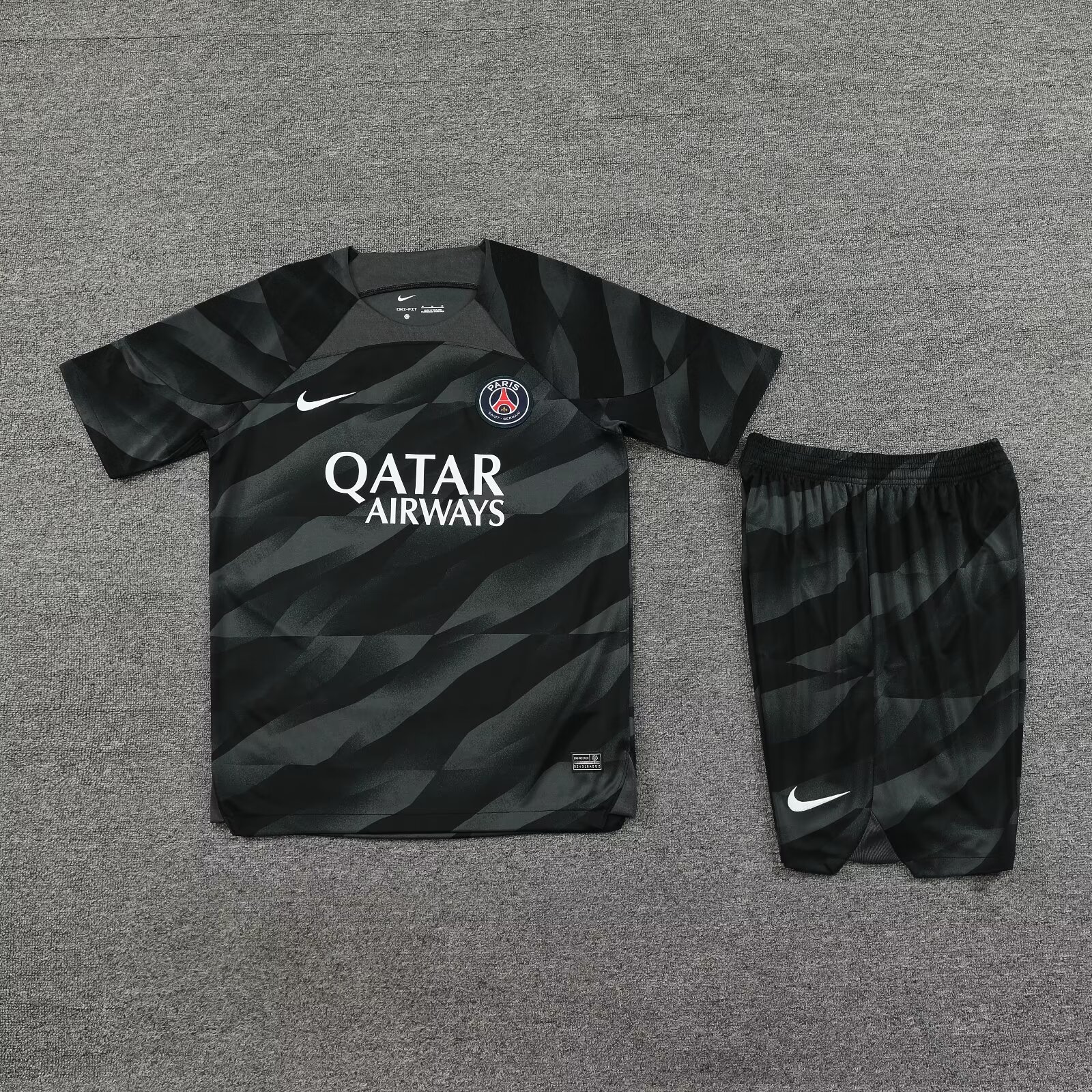 23/24 PSG Black Goalkeeper Jersey - leoleo123123