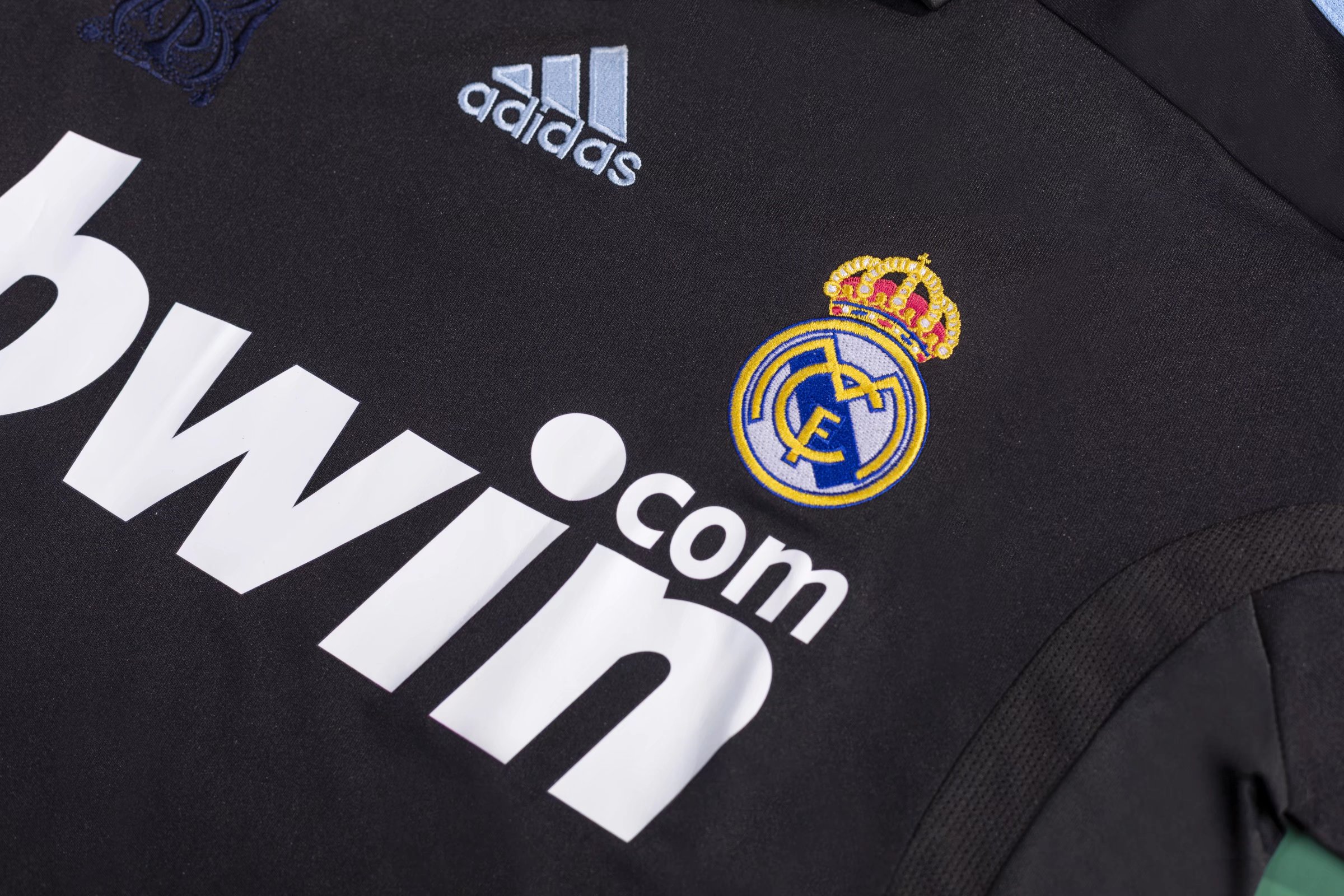 09/10 Real Madrid Away Retro Jersey - leoleo123123