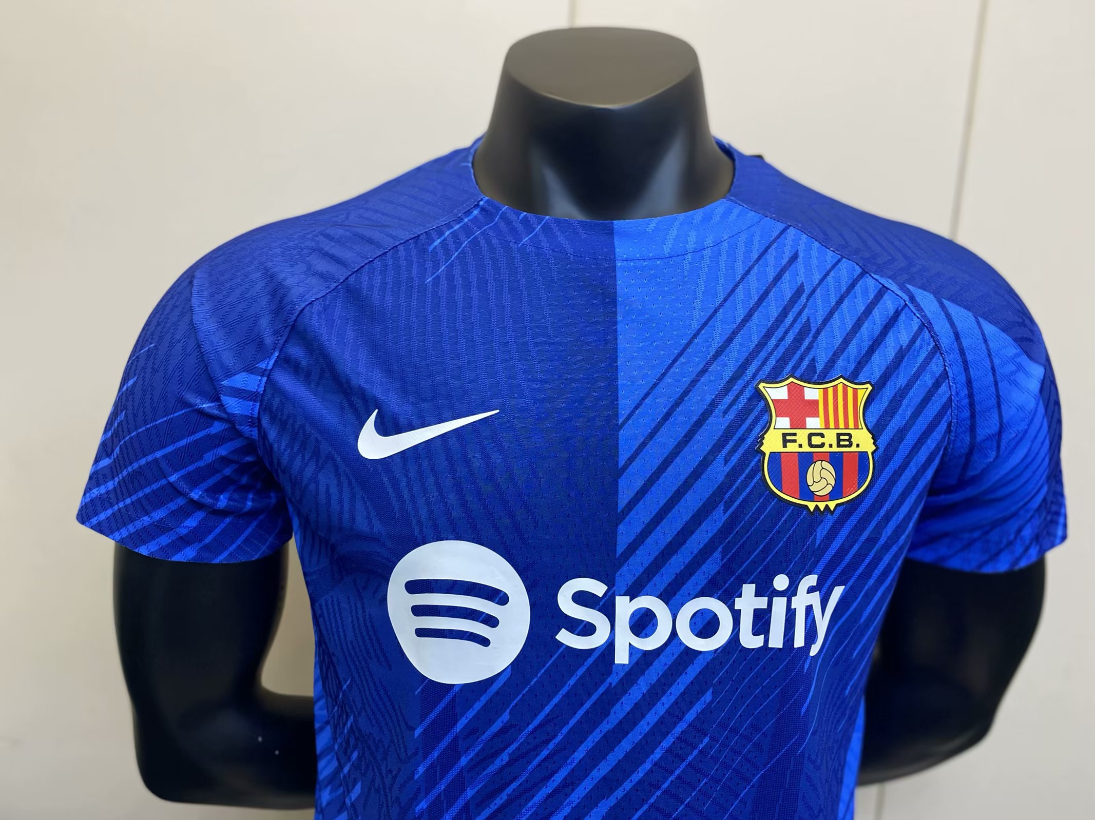 23/24 Barcelona Training Blue Jersey Player Version 1:1 Quality - leoleo123123