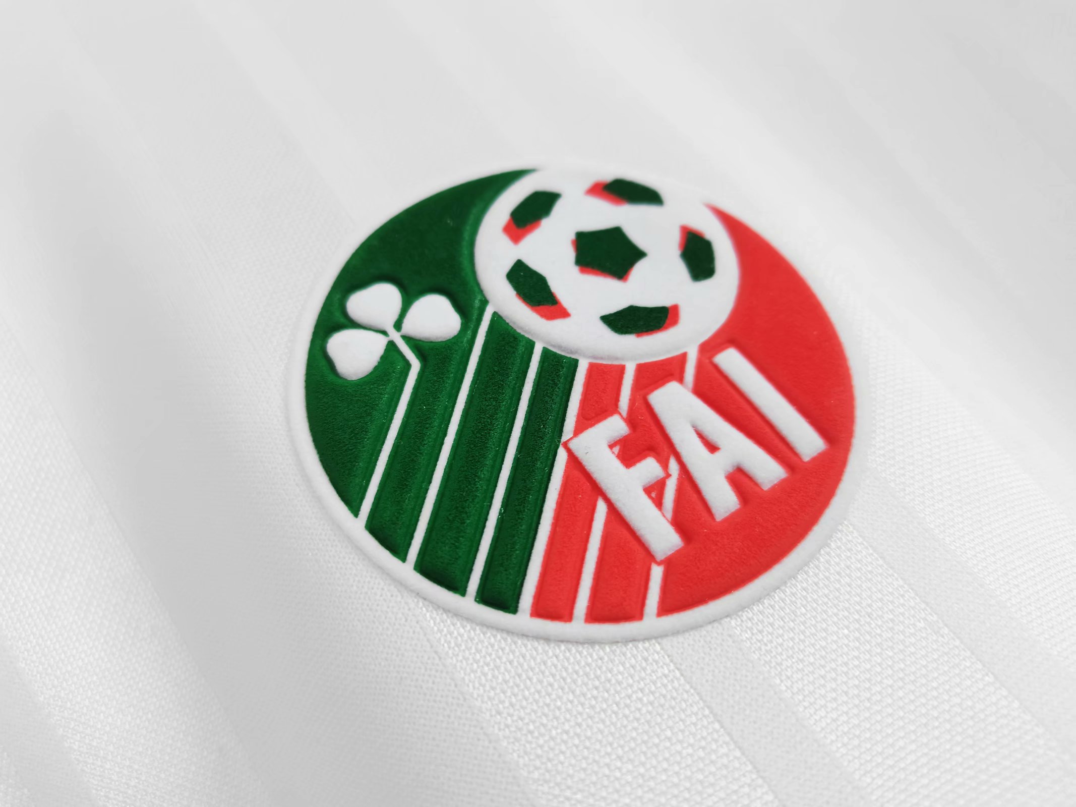 92/92 Ireland Away Retro Jersey - leoleo123123