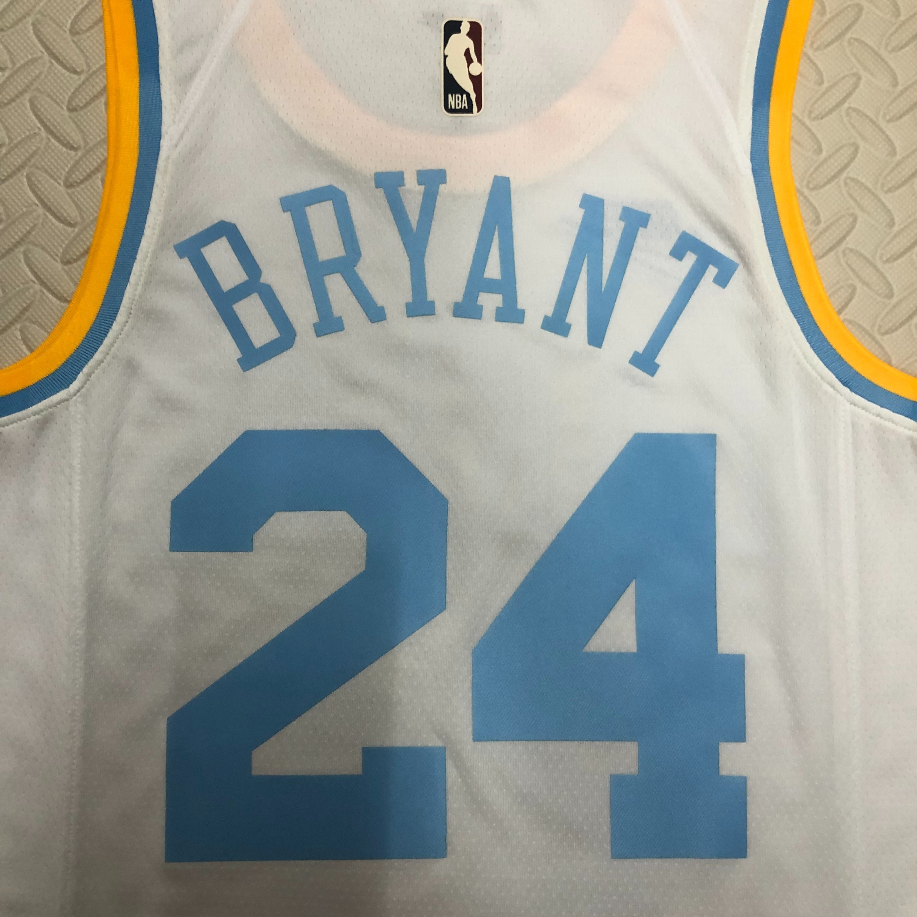 NBA Men Season 2023 Los Angeles Lakers White Retro Round Neck #24 BRYANT Jersey High Quality Name and Number Print - leoleo123123
