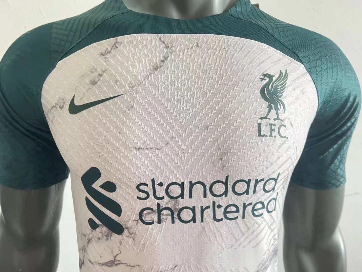 22/23 Liverpool White Training Jersey Player Version 1:1 Quality - leoleo123123