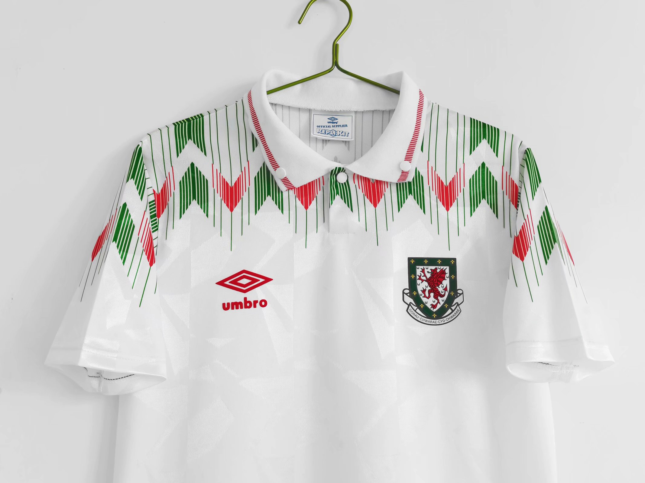 90/92 Welsh Away Retro Jersey Fans Version - leoleo123123
