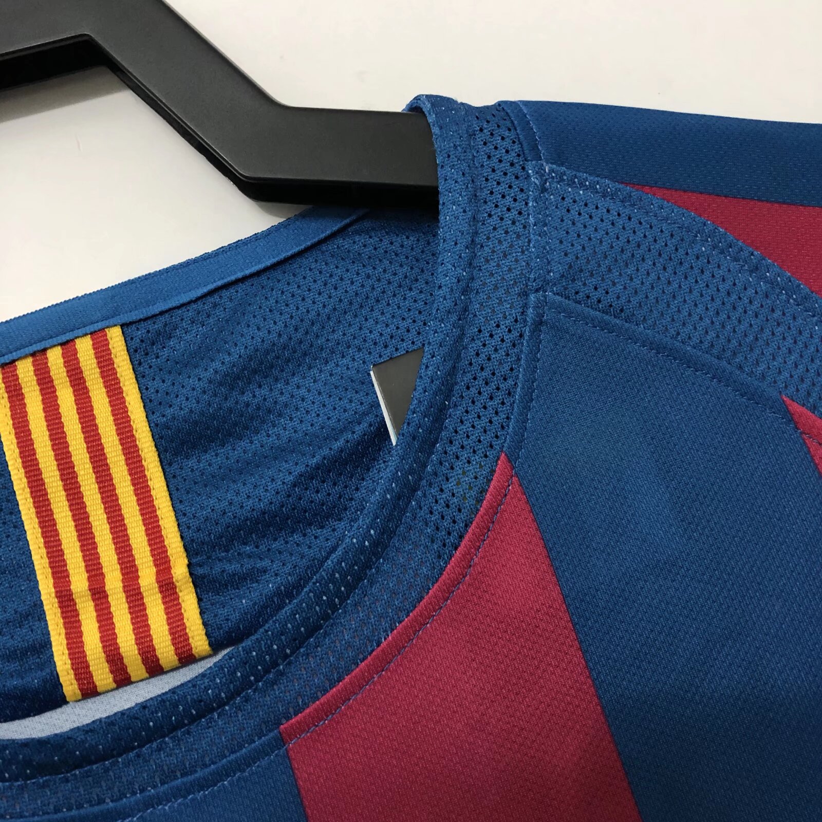 05/06 Barcelona Home Retro Jersey Liga Version Long Sleeve - leoleo123123