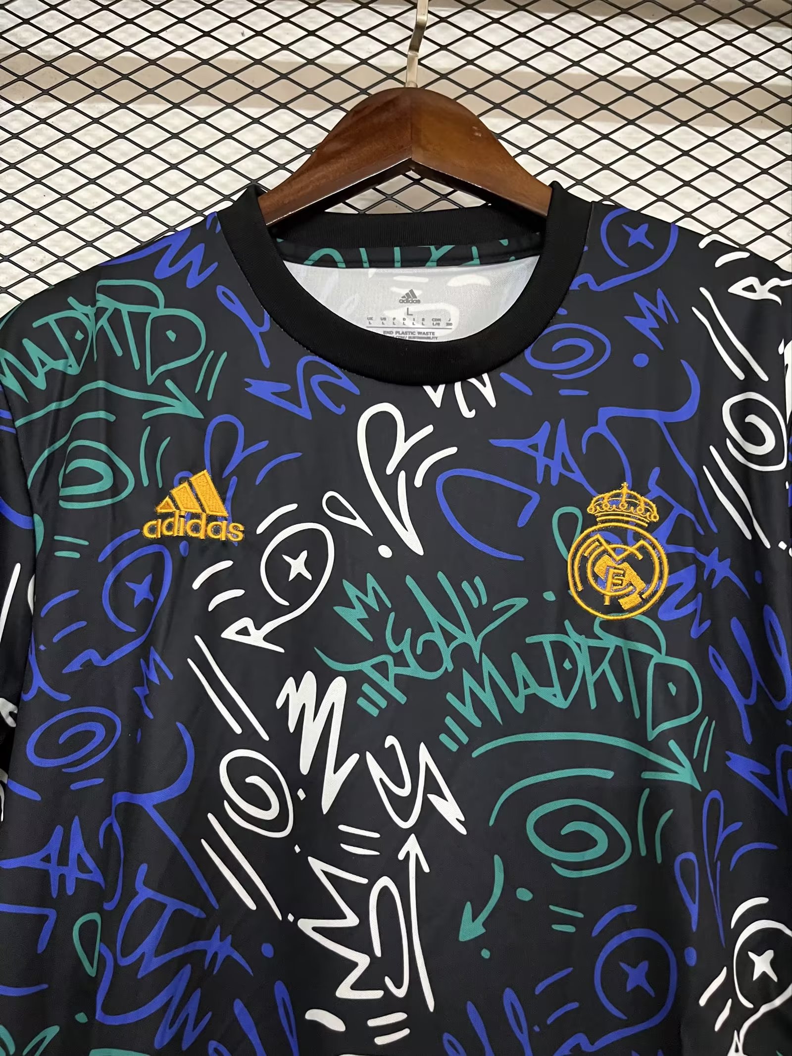 22/23 Real Madrid Training Jersey Fan Version - leoleo123123