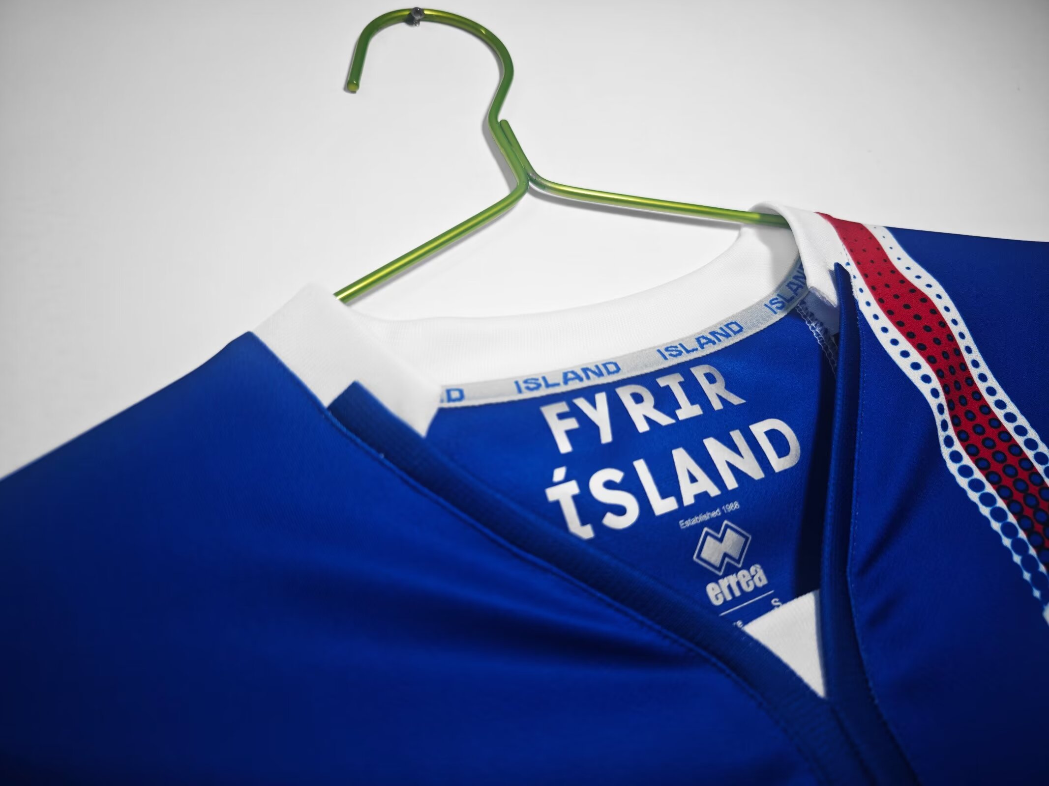 16/17 Iceland Home Retro Jersey - leoleo123123