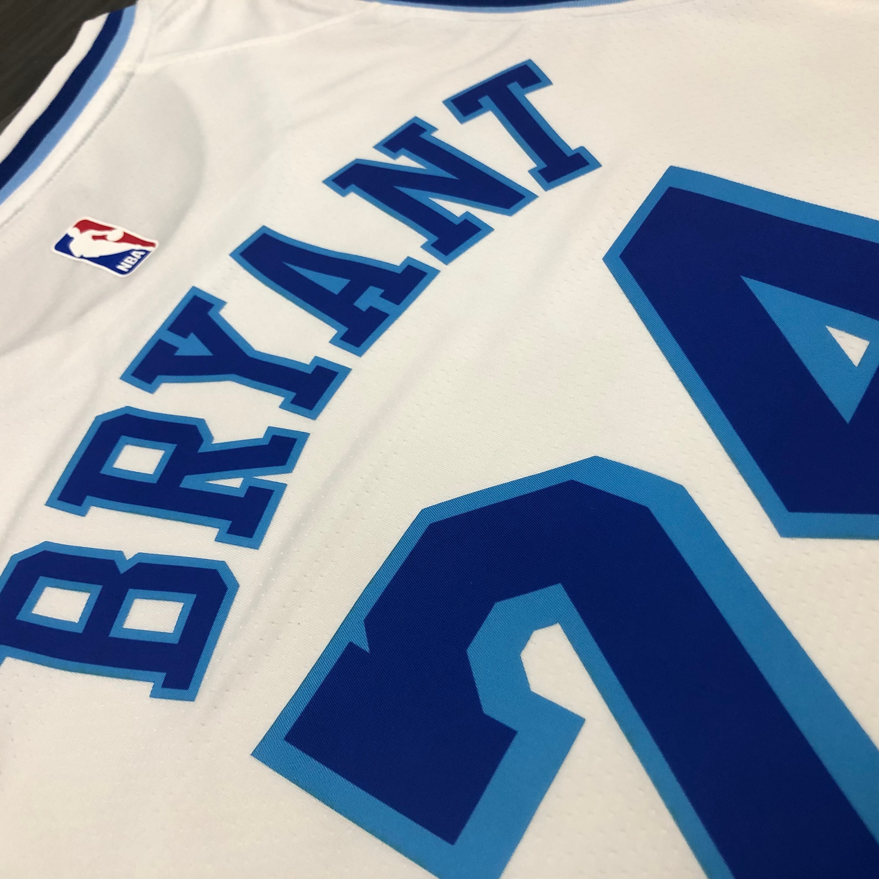 NBA Men Los Angeles Lakers Retro in Latin #24 BRYANT white Round Neck Jersey High Quality Name and Number Print - leoleo123123