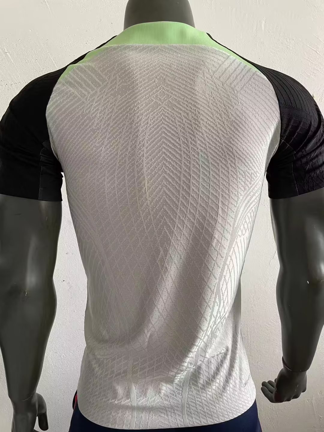 23/24 Liverpool Training Jersey Player Version 1:1 Quality - leoleo123123