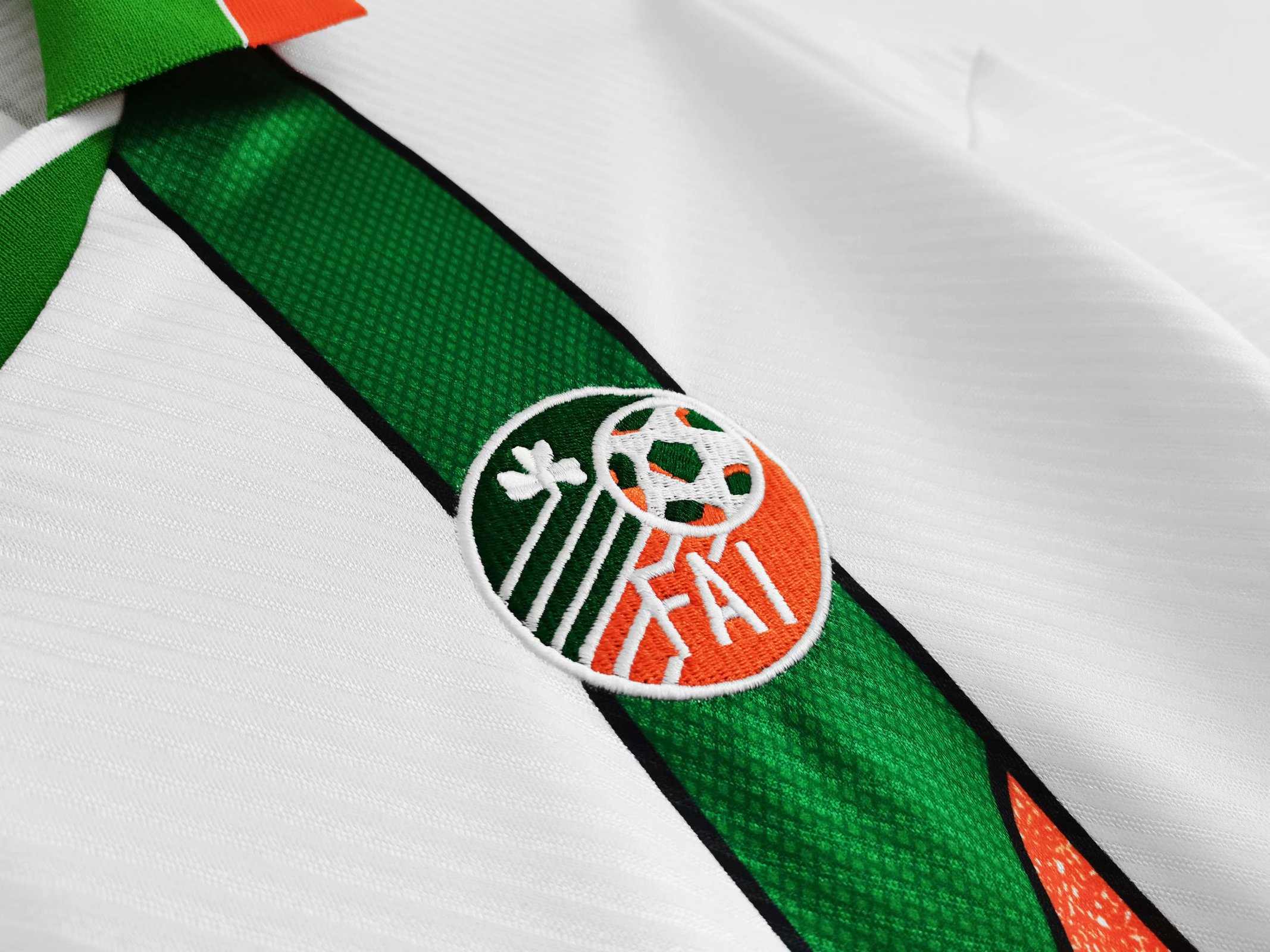 94/96 Ireland Away Retro Jersey - leoleo123123