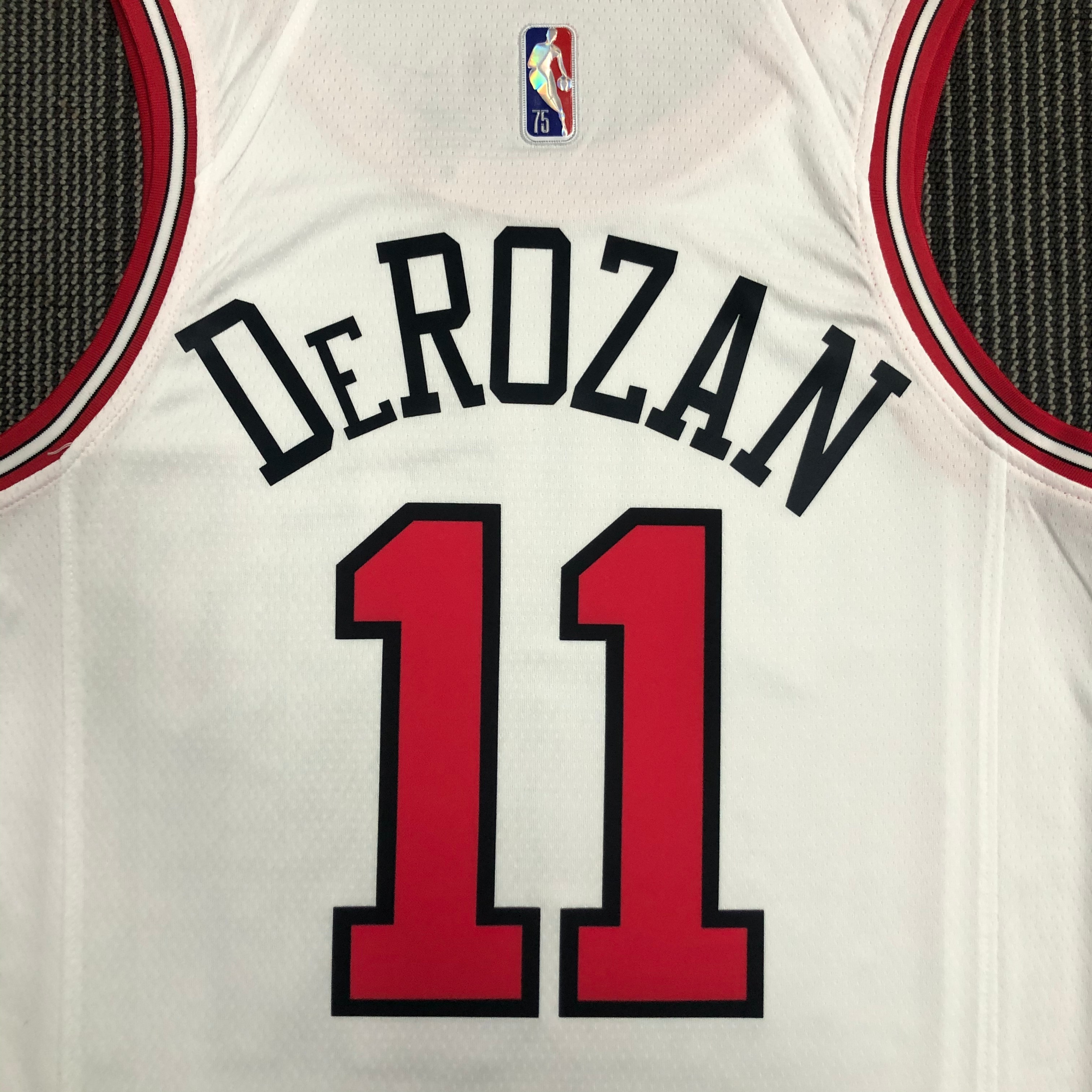 NBA Men 75th Anniversary Chicago Bulls White #11 DEROZAN Jersey High Quality Name and Number Print - leoleo123123