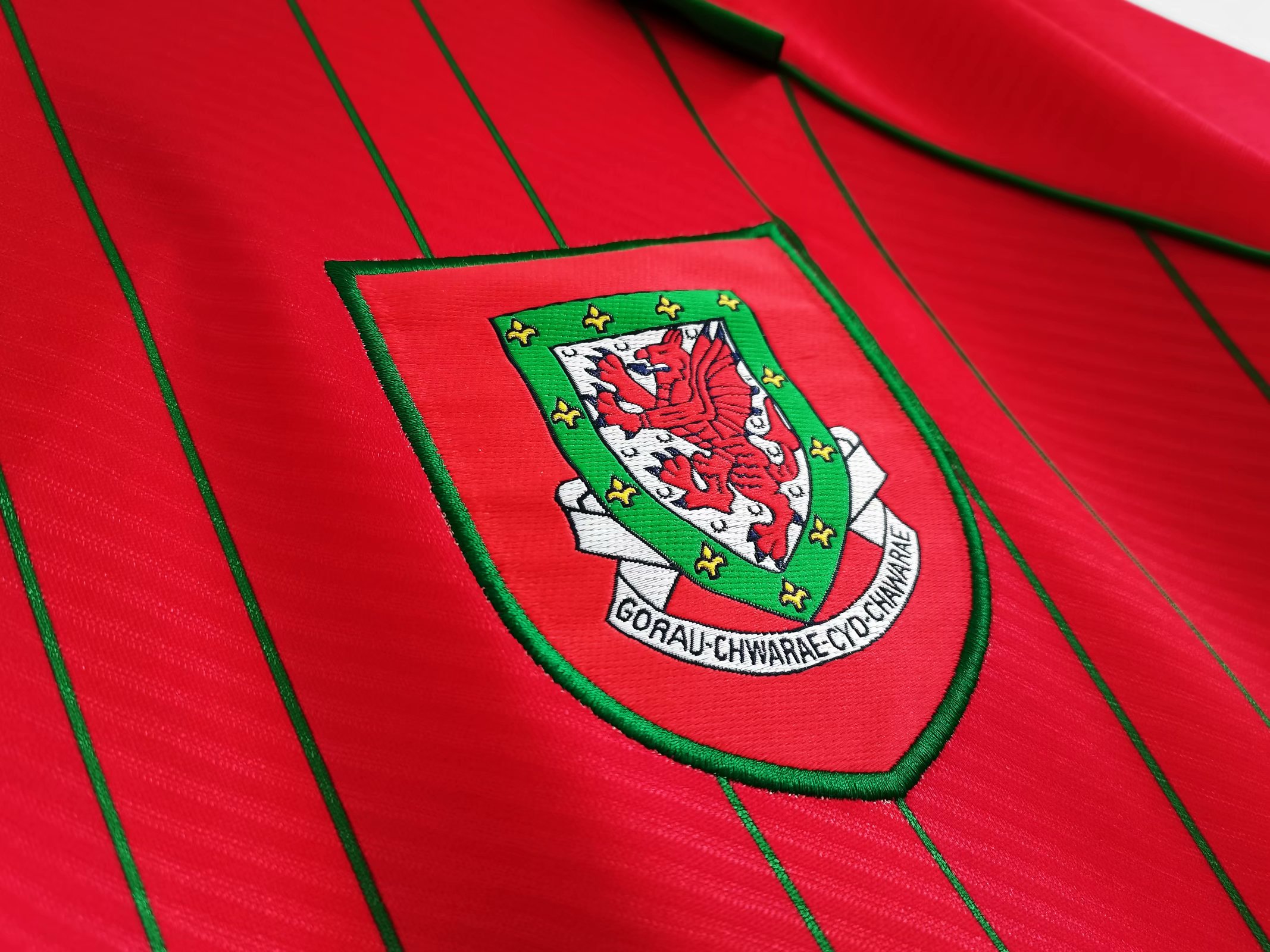 94/96 Welsh Home Retro Jersey Fans Version - leoleo123123