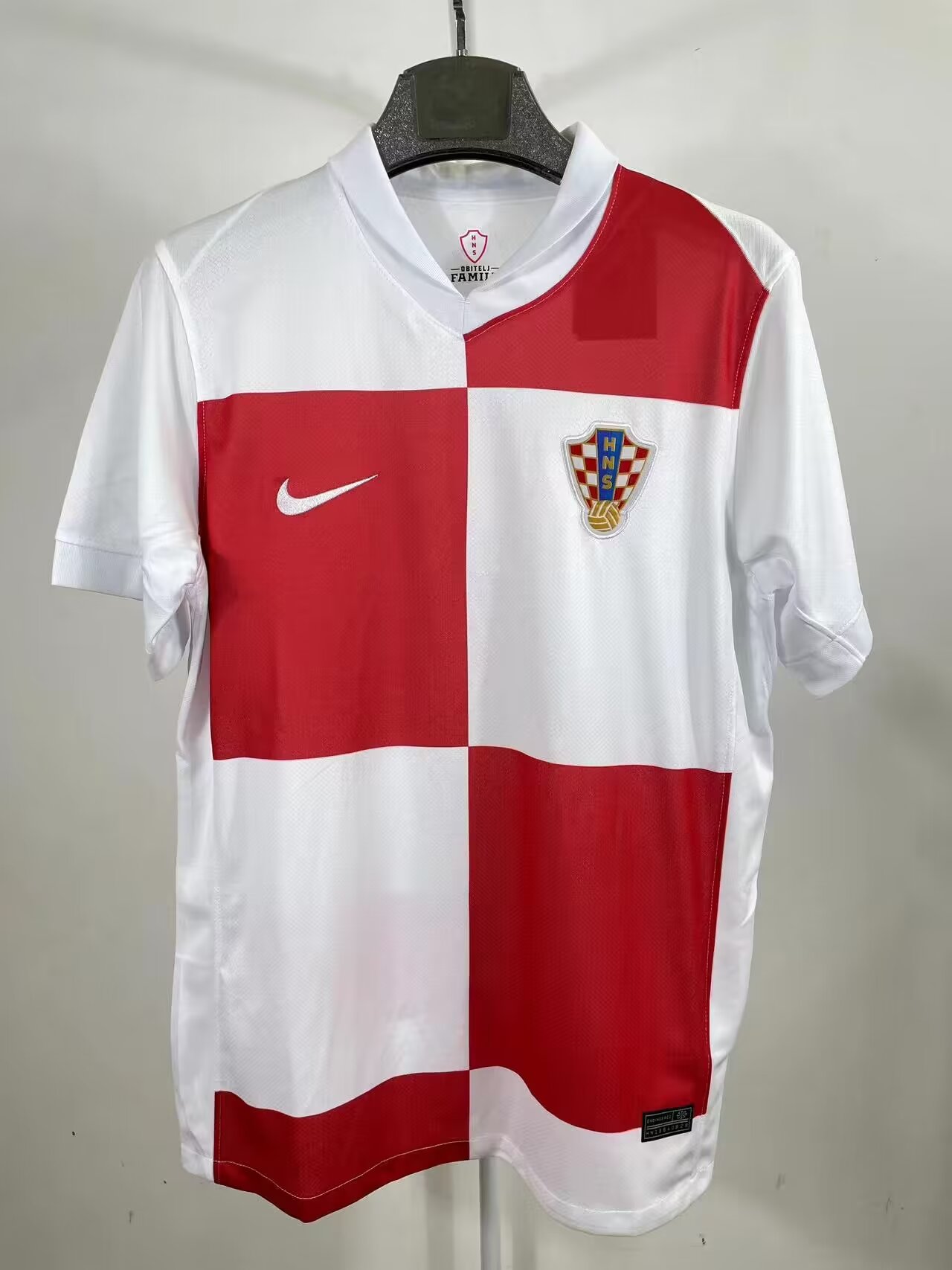 24/25 Croatia Home Soccer Jersey Fans Version - leoleo123123