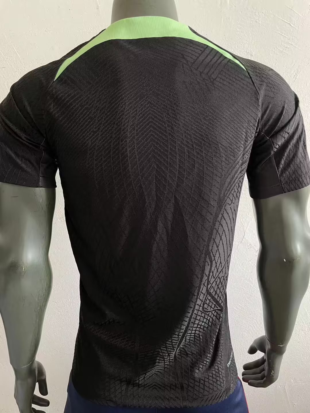 23/24 Liverpool Training Black Jersey Player Version 1:1 Quality - leoleo123123