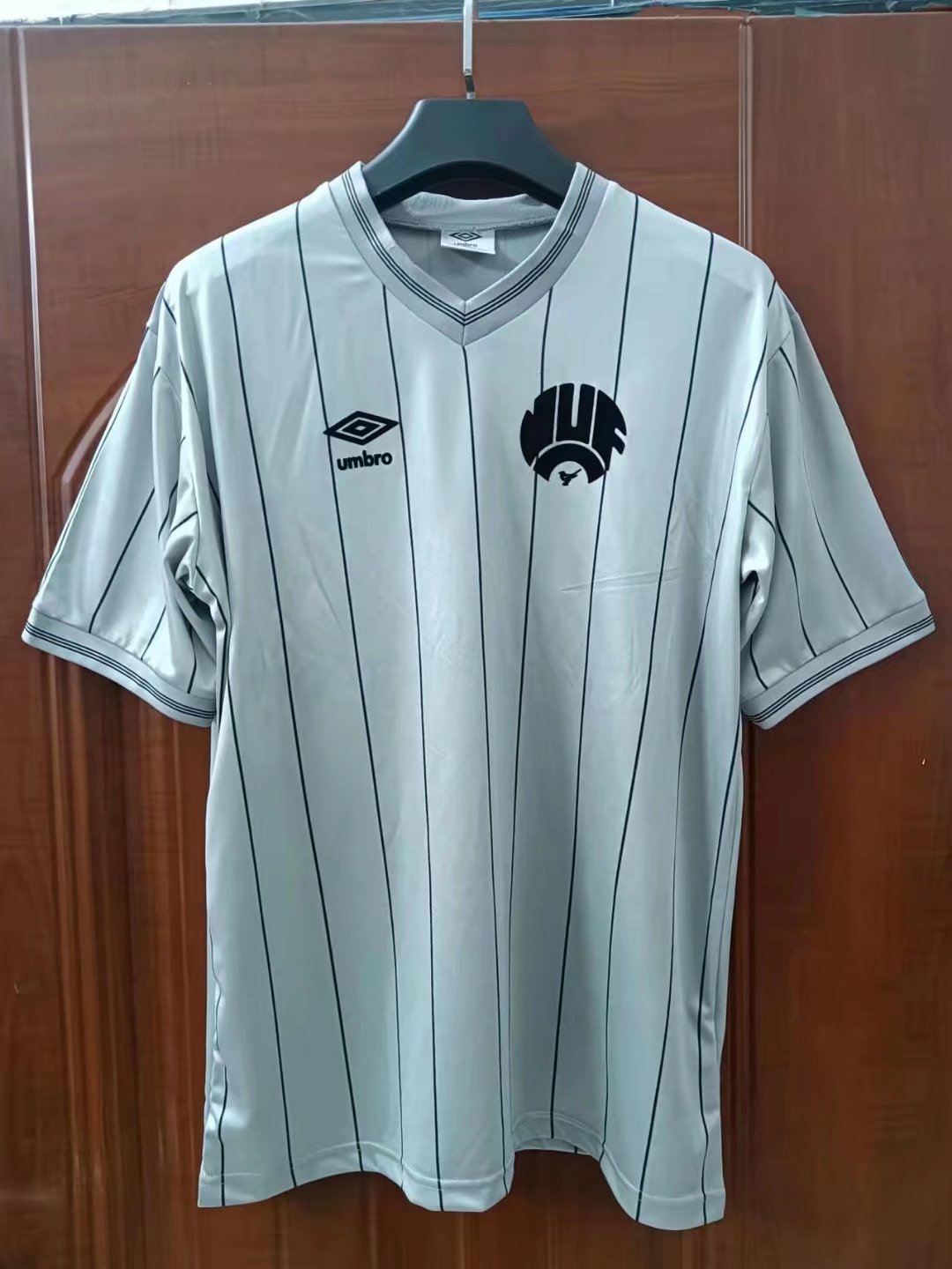 84/85 Newcastle Away Retro Jersey - leoleo123123