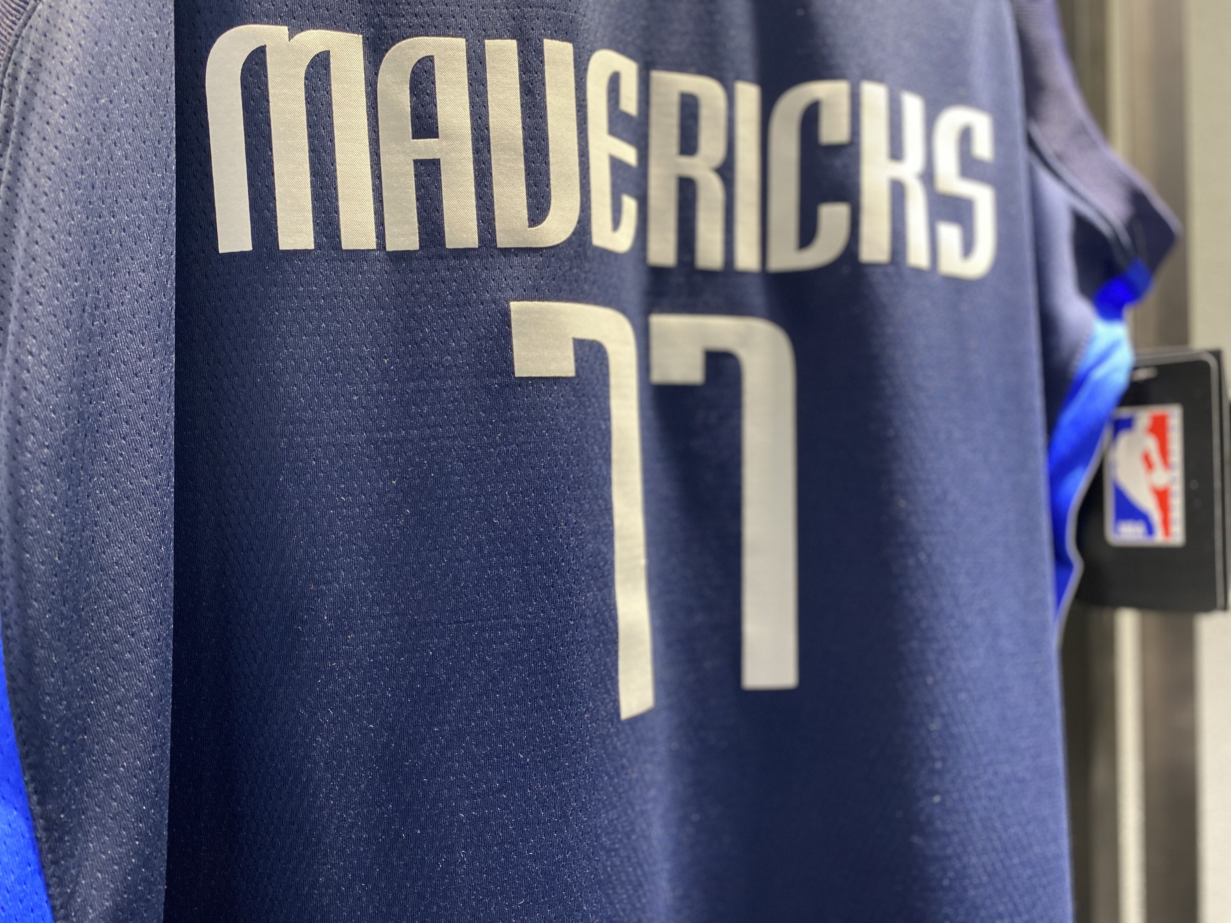 NBA Men Dallas Mavericks Dark Blue #77 DONCIC Jersey High Quality Name and Number Print - leoleo123123