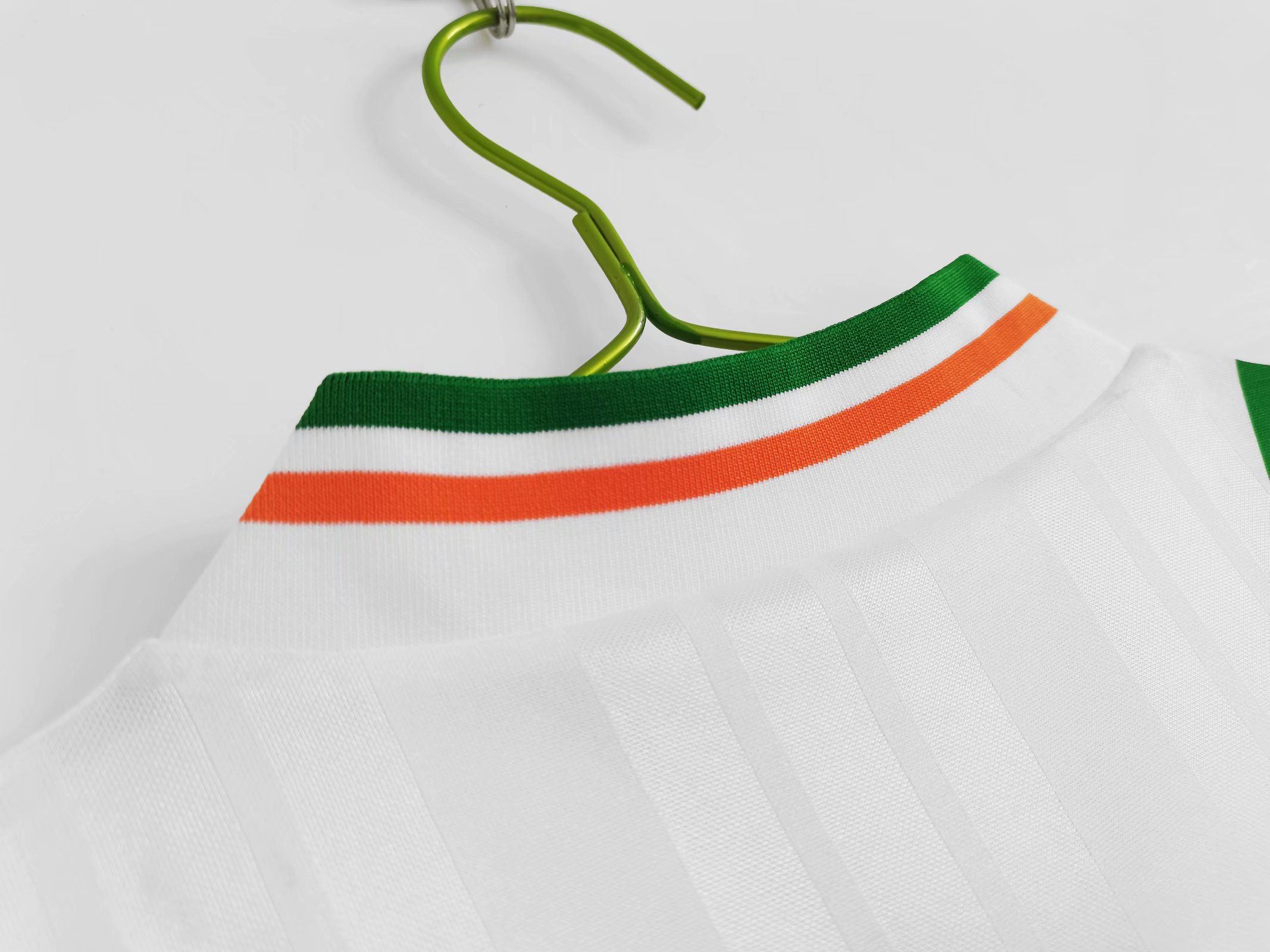 92/92 Ireland Away Retro Jersey - leoleo123123