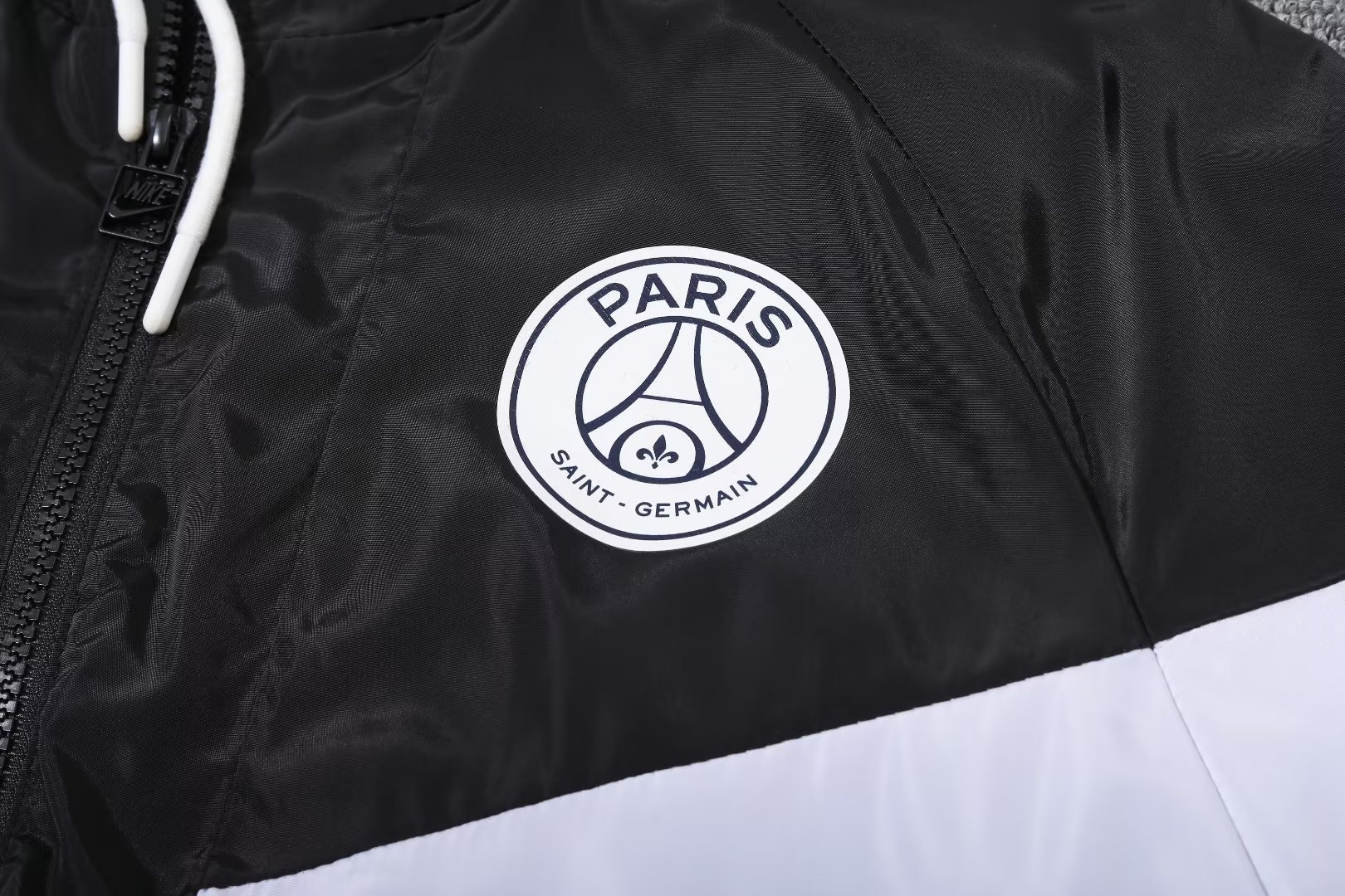 23/24 PSG Black Windbreaker Jacket 1:1 Quality - leoleo123123