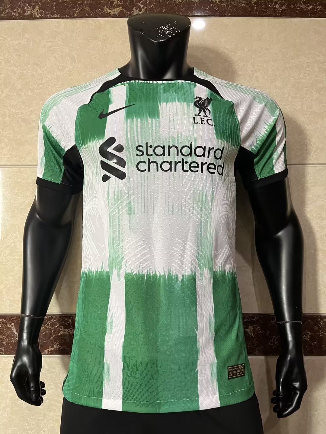 23/24 Liverpool Green With White Jersey Player Version 1:1 Quality - leoleo123123