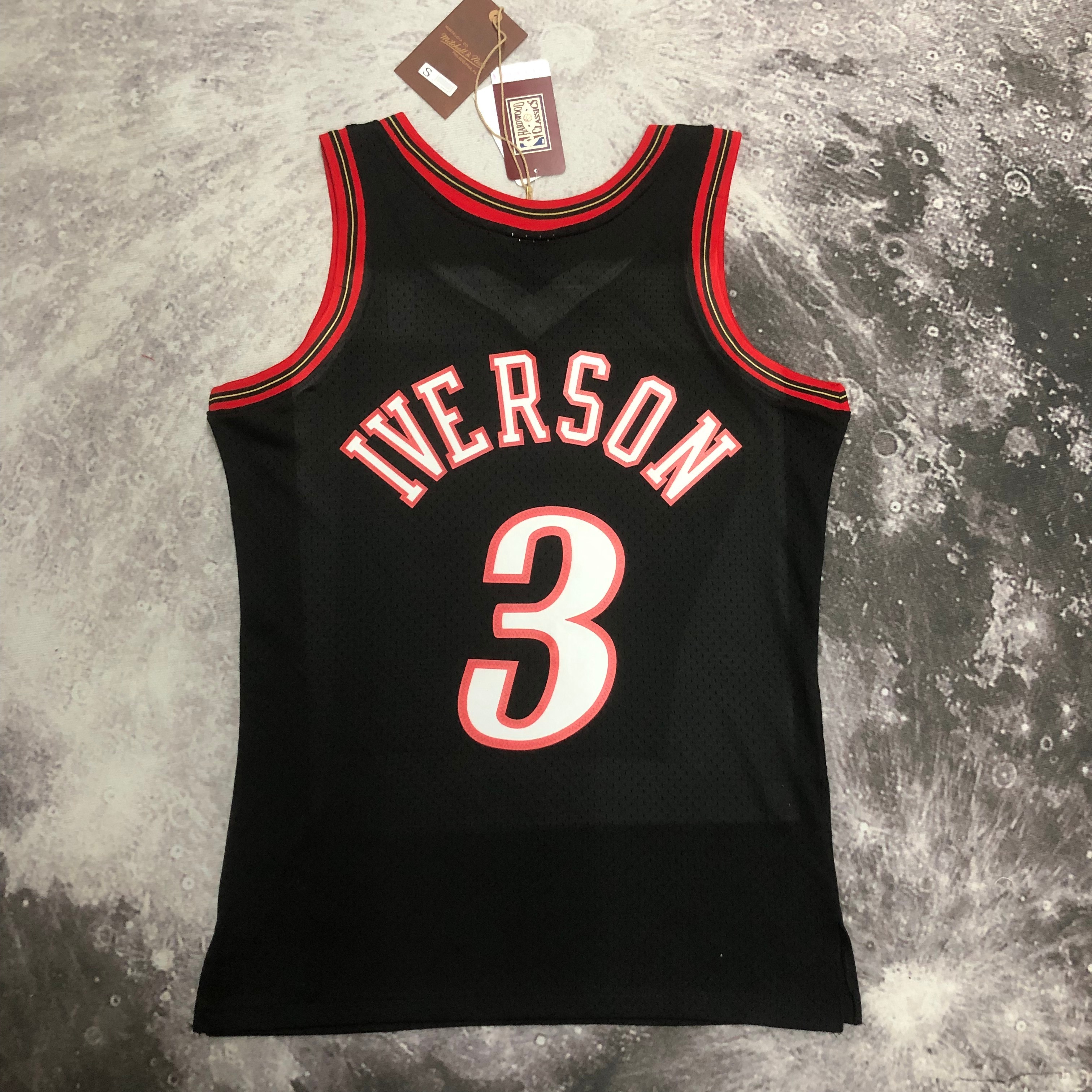 NBA Men 97-98 Philadelphia 76ers Black #3 IVERSON Classics Swingman Jersey - leoleo123123