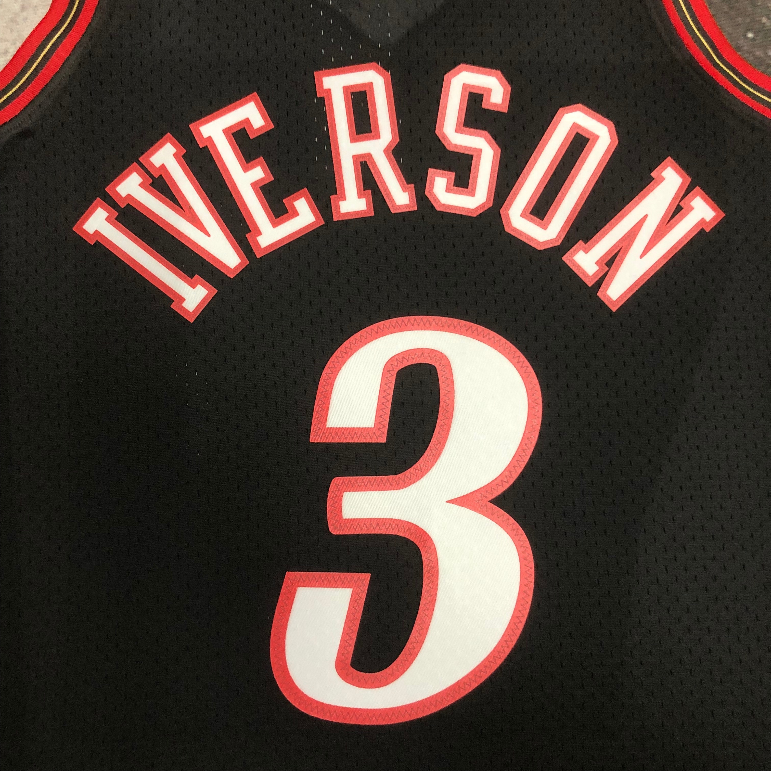 NBA Men 97-98 Philadelphia 76ers Black #3 IVERSON Classics Swingman Jersey - leoleo123123