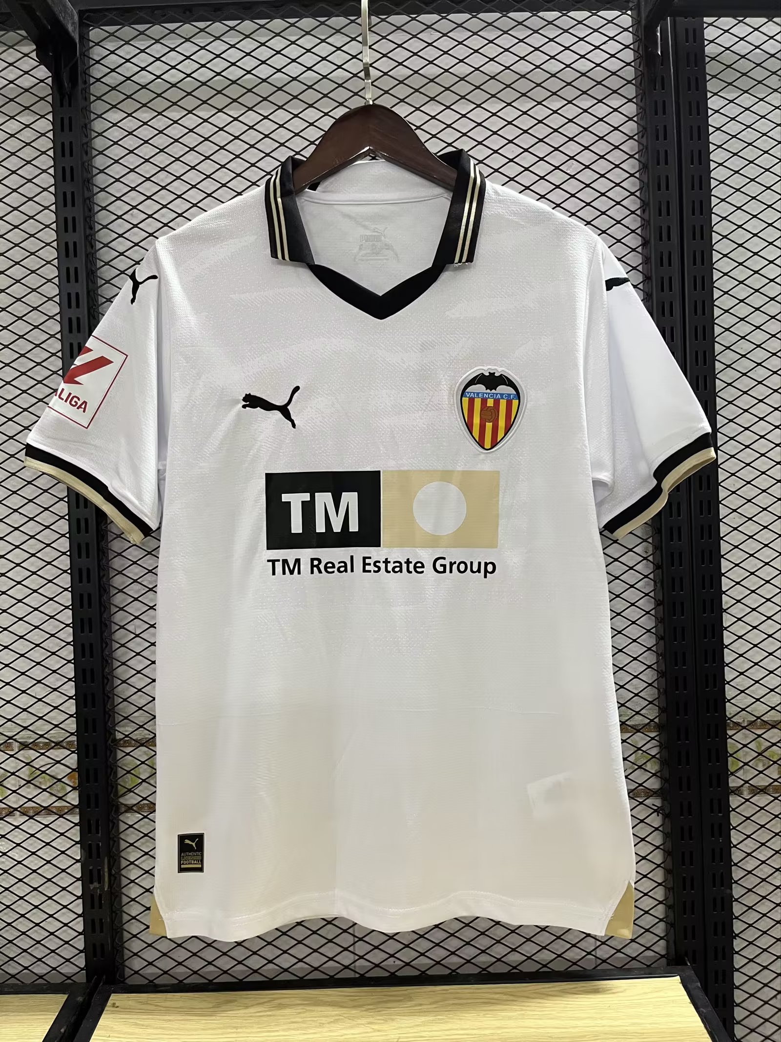 23/24 Valencia Home Jersey Thai Quality Fan Version - leoleo123123
