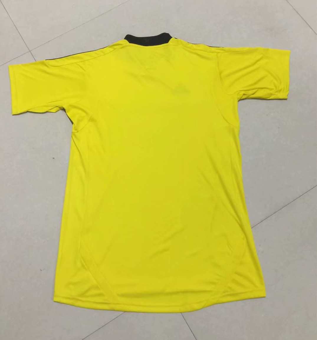 11/12 Real Madrid Home Goalkeeper Retro Jersey - leoleo123123
