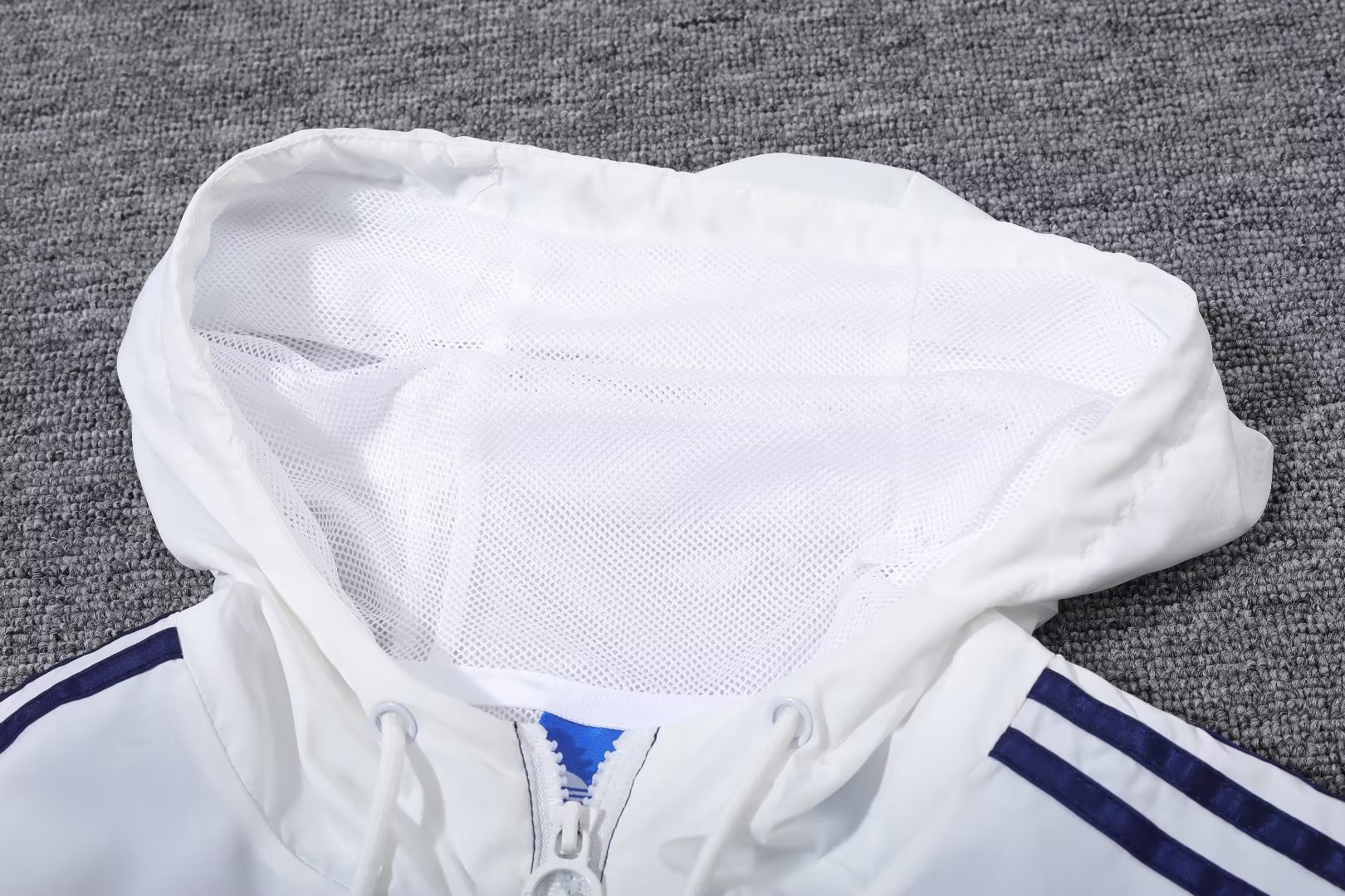 23/24 Real Madrid Blue Windbreaker Jacket 1:1 Quality - leoleo123123