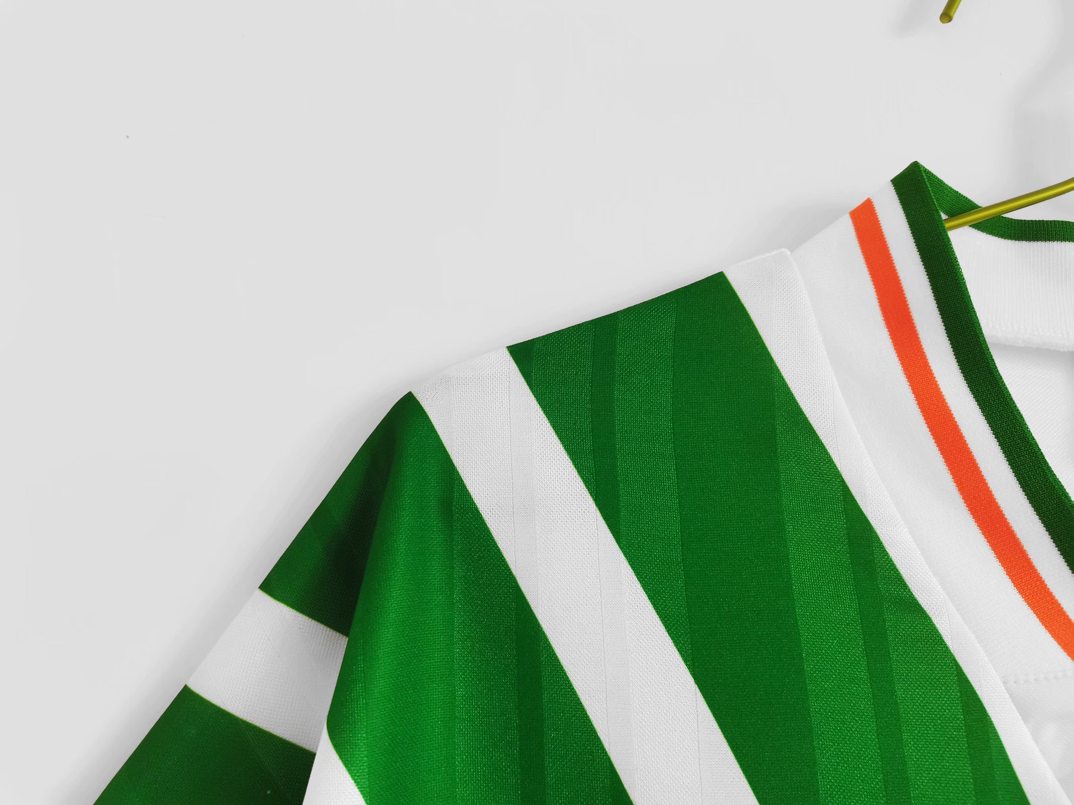 92/92 Ireland Away Retro Jersey - leoleo123123