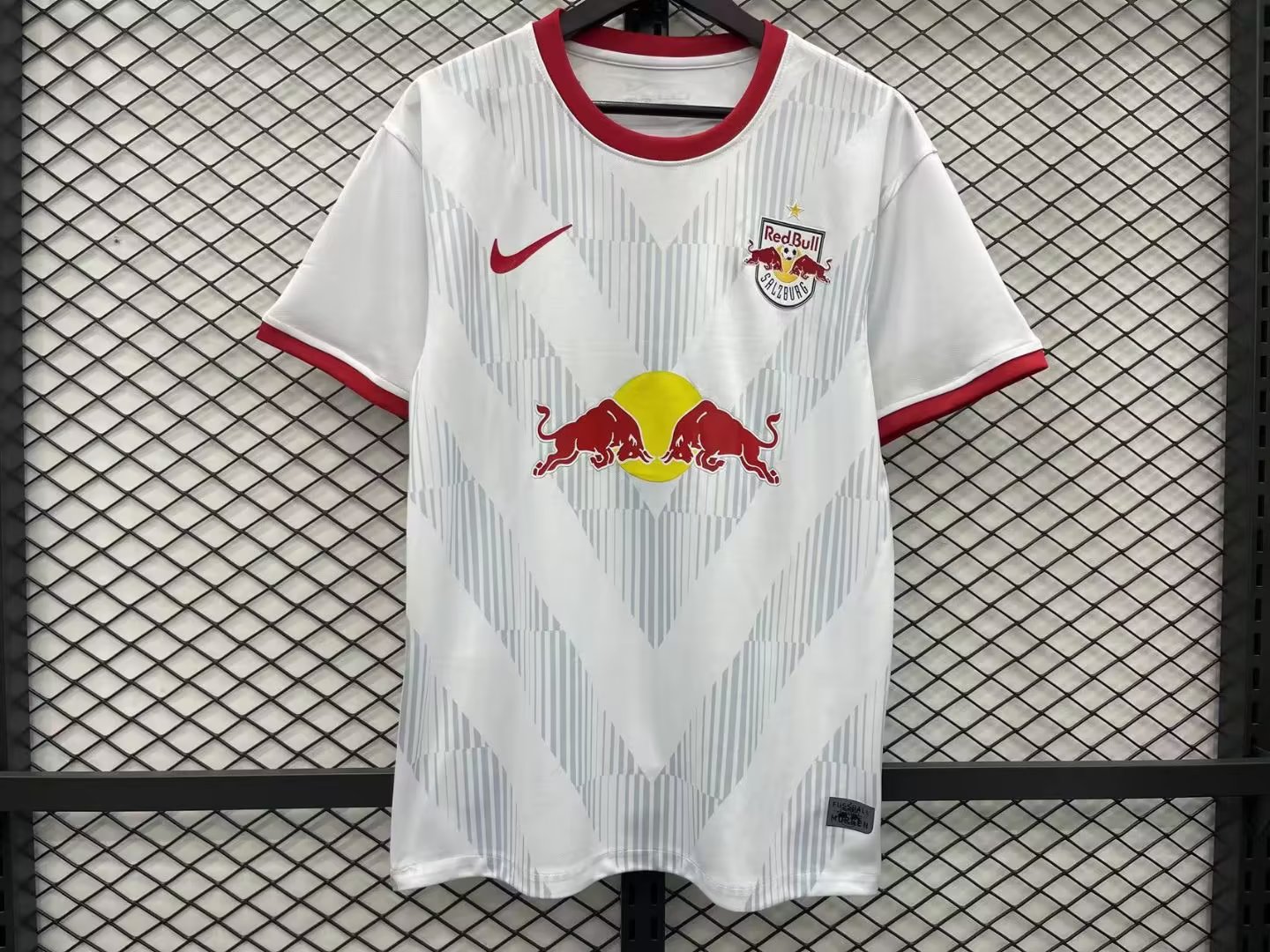 23/24 Red Bull Salzburg Home Jersey Thai Quality - leoleo123123