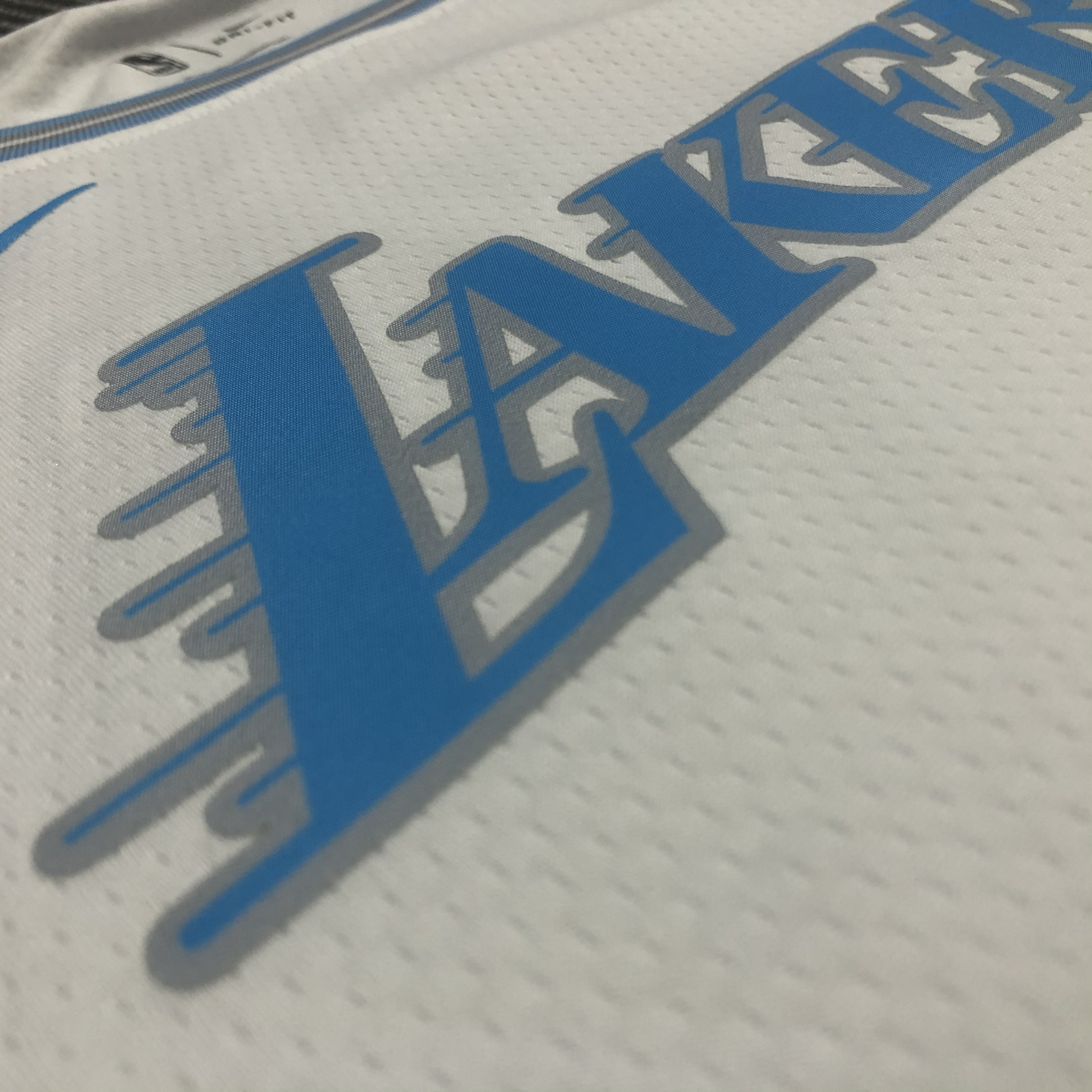 NBA Season 2021 Los Angeles Lakers White Retro #6 JAMES Round Neck Jersey High Quality Name and Number Print - leoleo123123