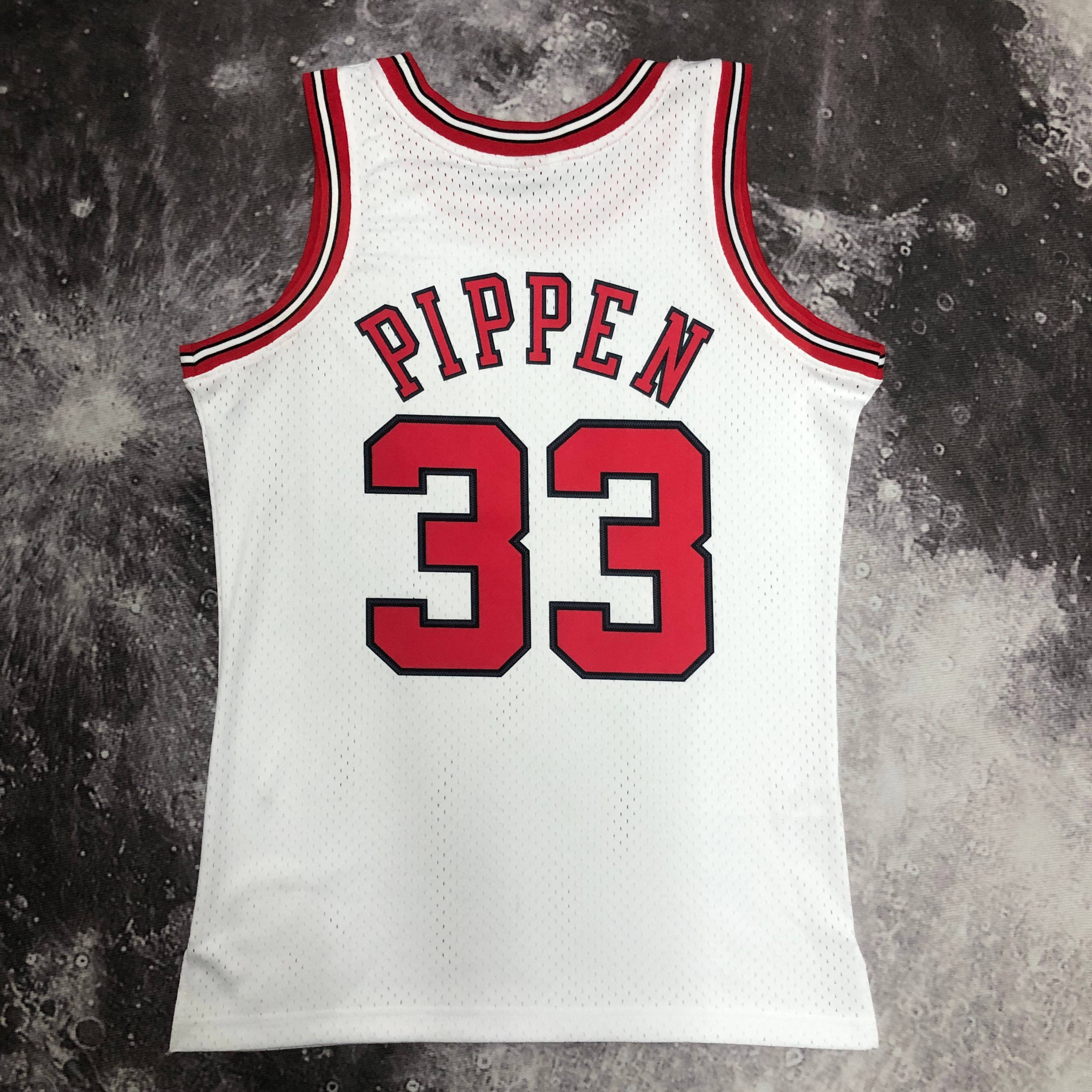 NBA Men Season 1998 Retro Chicago Bulls White #33 PIPPEN Jersey High Quality Name and Number Print - leoleo123123