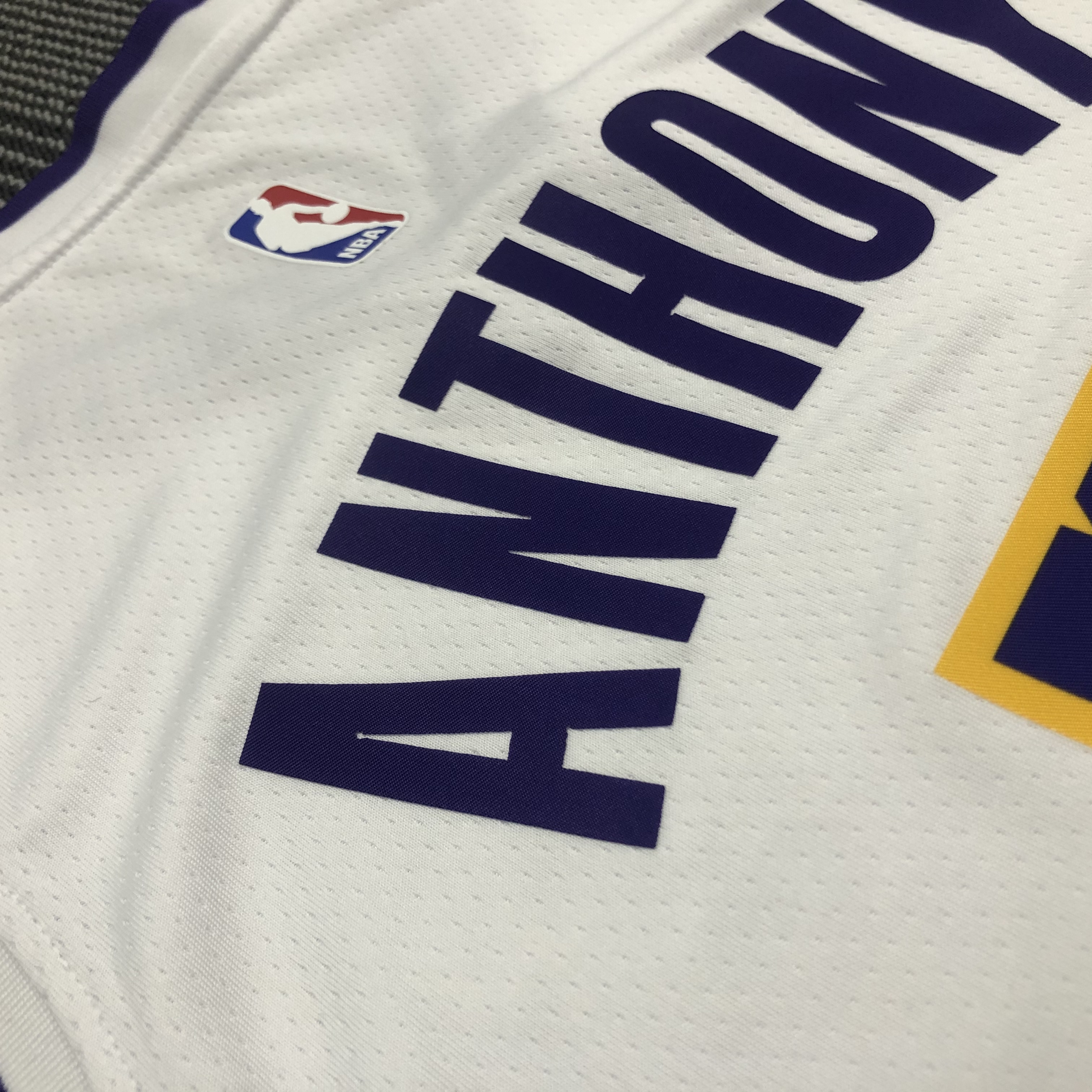 NBA Men Los Angeles Lakers #7 ANTHONY White V-neck Jersey High Quality Name and Number Print - leoleo123123