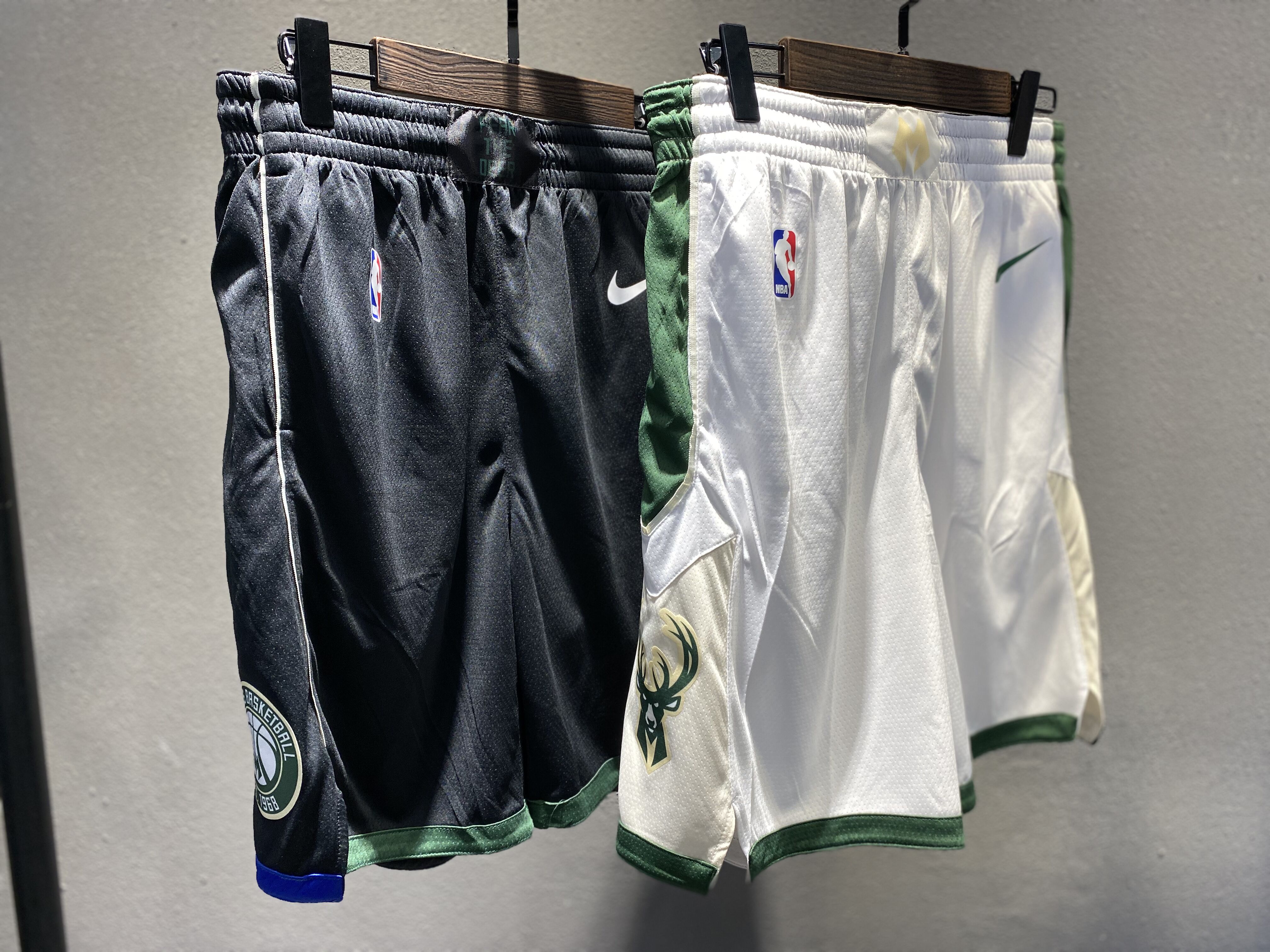 NBA Men Milwaukee Bucks Black Pant Short High Quality Name and Number Print - leoleo123123