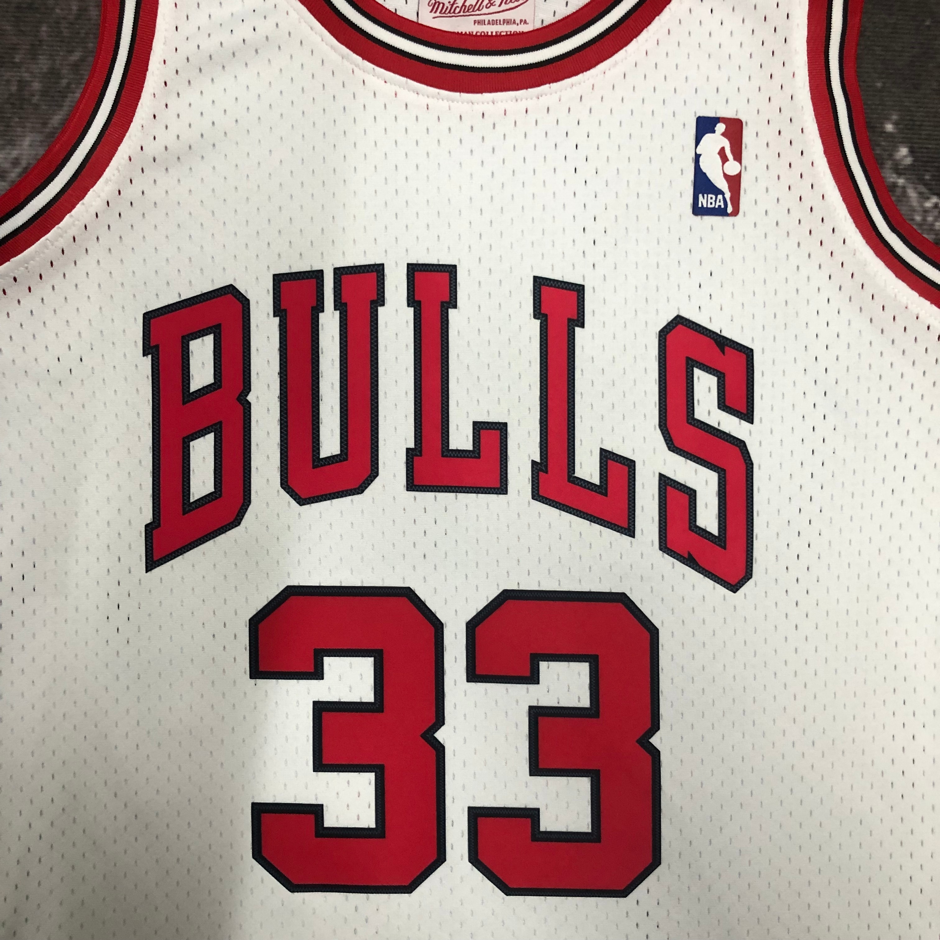 NBA Men Season 1998 Retro Chicago Bulls White #33 PIPPEN Jersey High Quality Name and Number Print - leoleo123123
