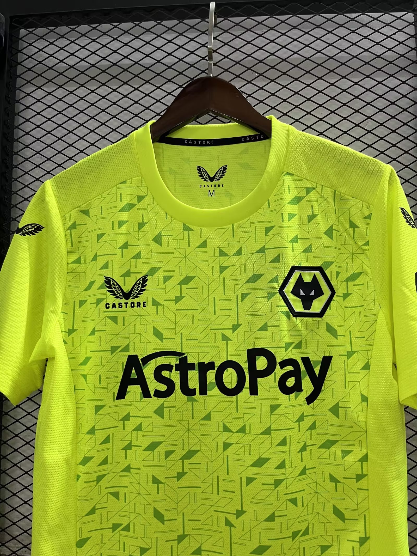 23/24 Wolverhampton Goalkeeper Jersey Thai Quality - leoleo123123