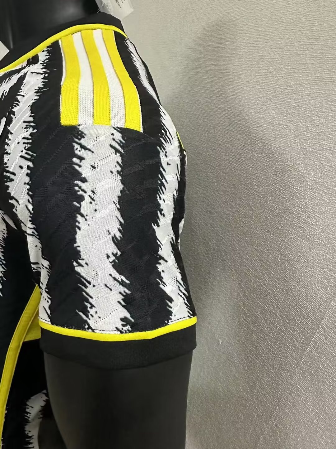 23/24 Juventus Home Jersey Player Version 1:1 Quality - leoleo123123