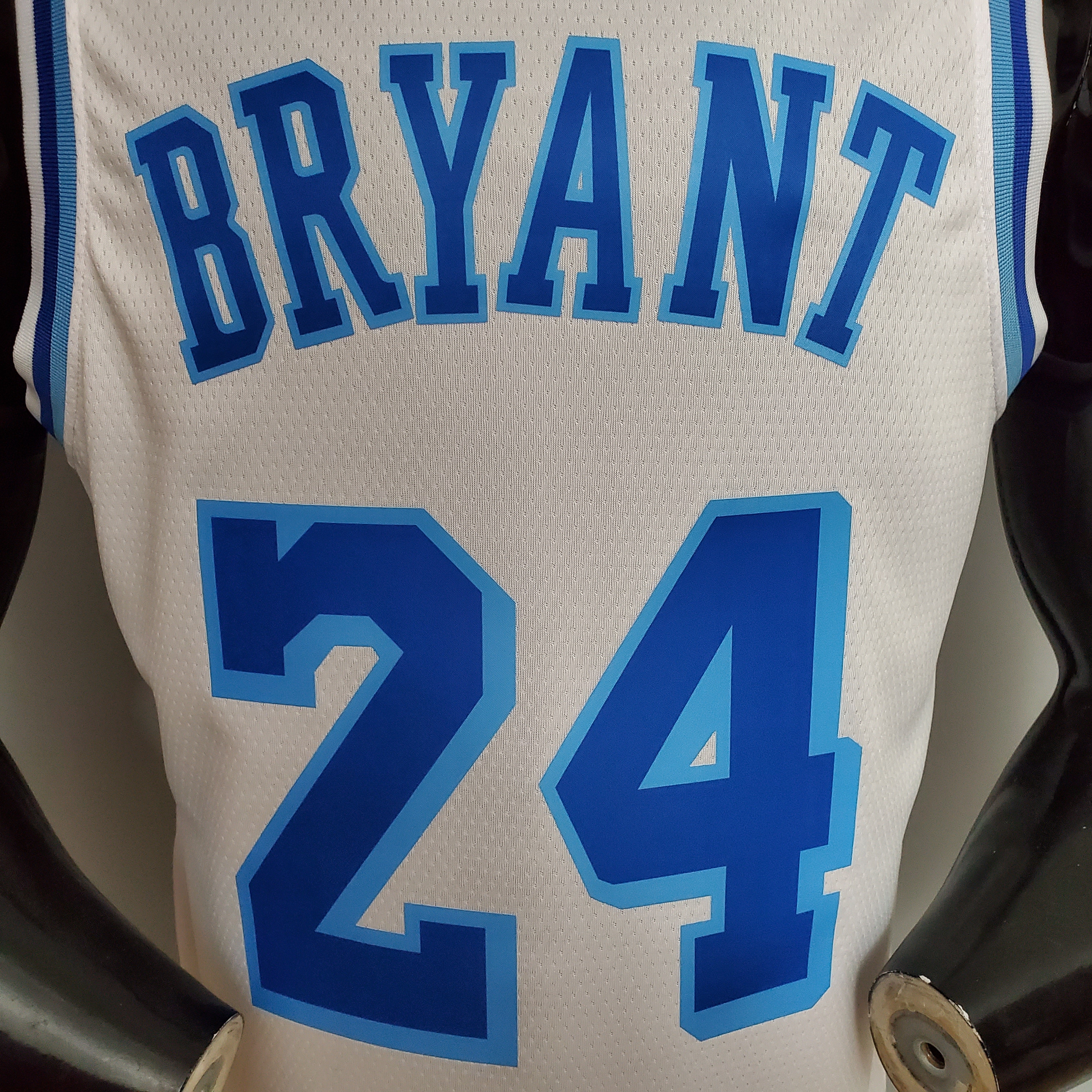 NBA Finals Men Los Angeles Lakers Retro in Latin # 8&24 BRYANT white Round Neck Jersey High Quality Name and Number Print - leoleo123123